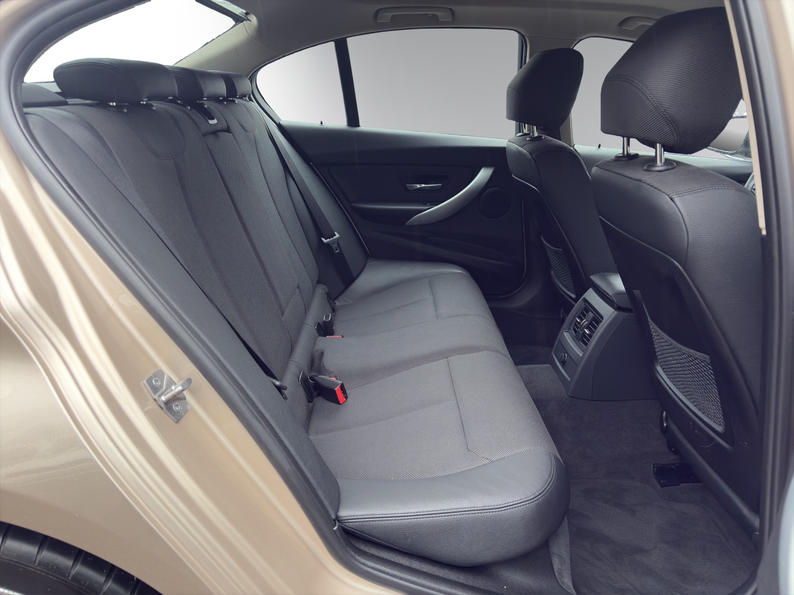 BMW 335i xDrive Steptronic-image-12