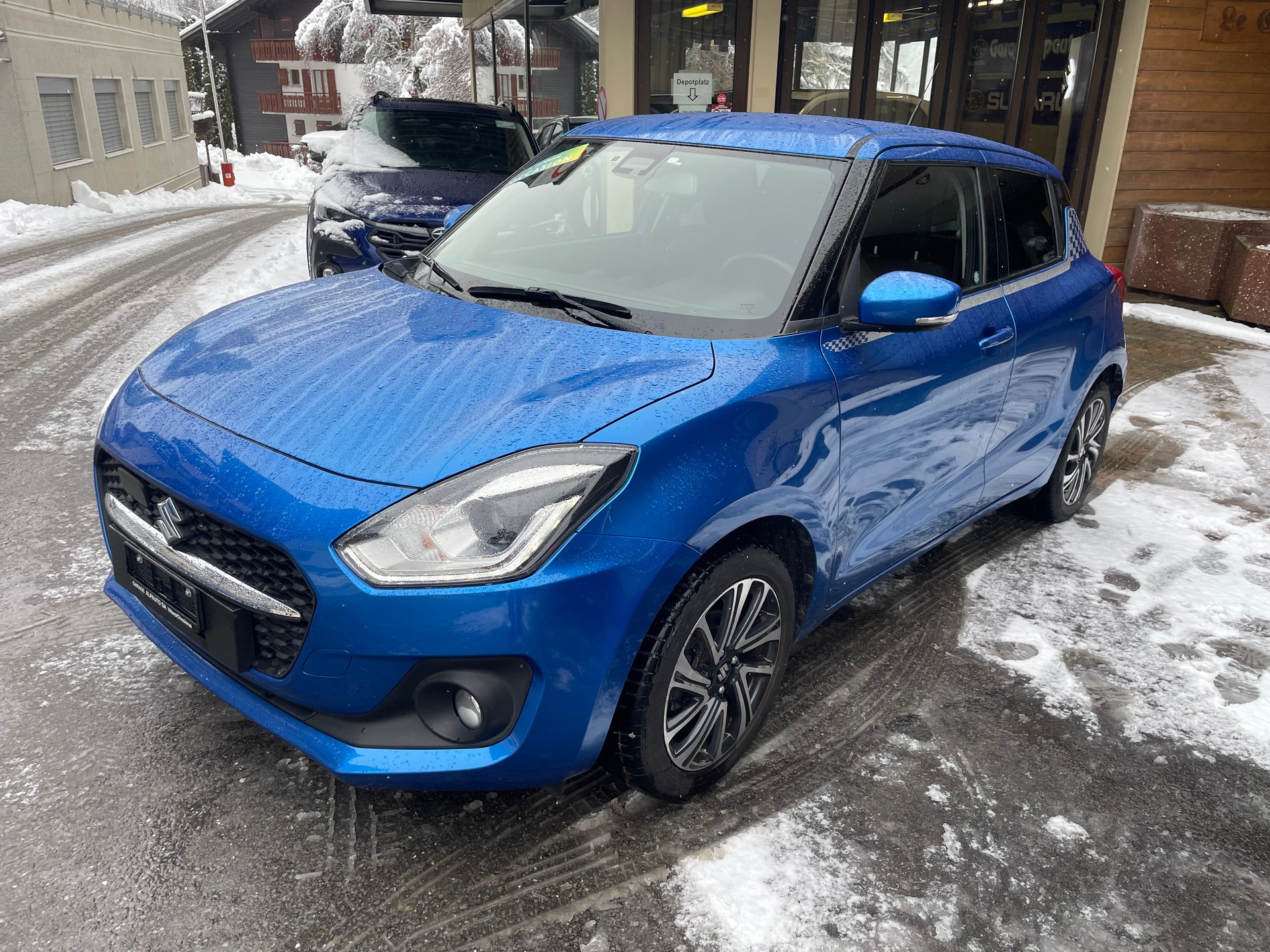 SUZUKI Swift 1.2 Compact Top Hybrid CVT