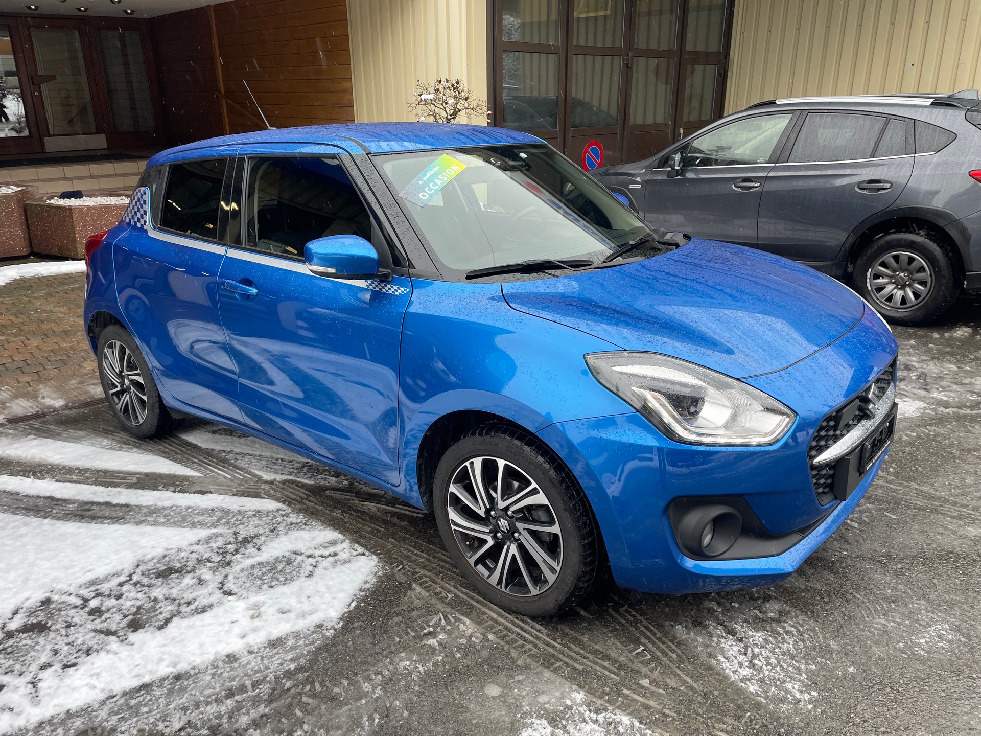 SUZUKI Swift 1.2 Compact Top Hybrid CVT-showroom-element-2