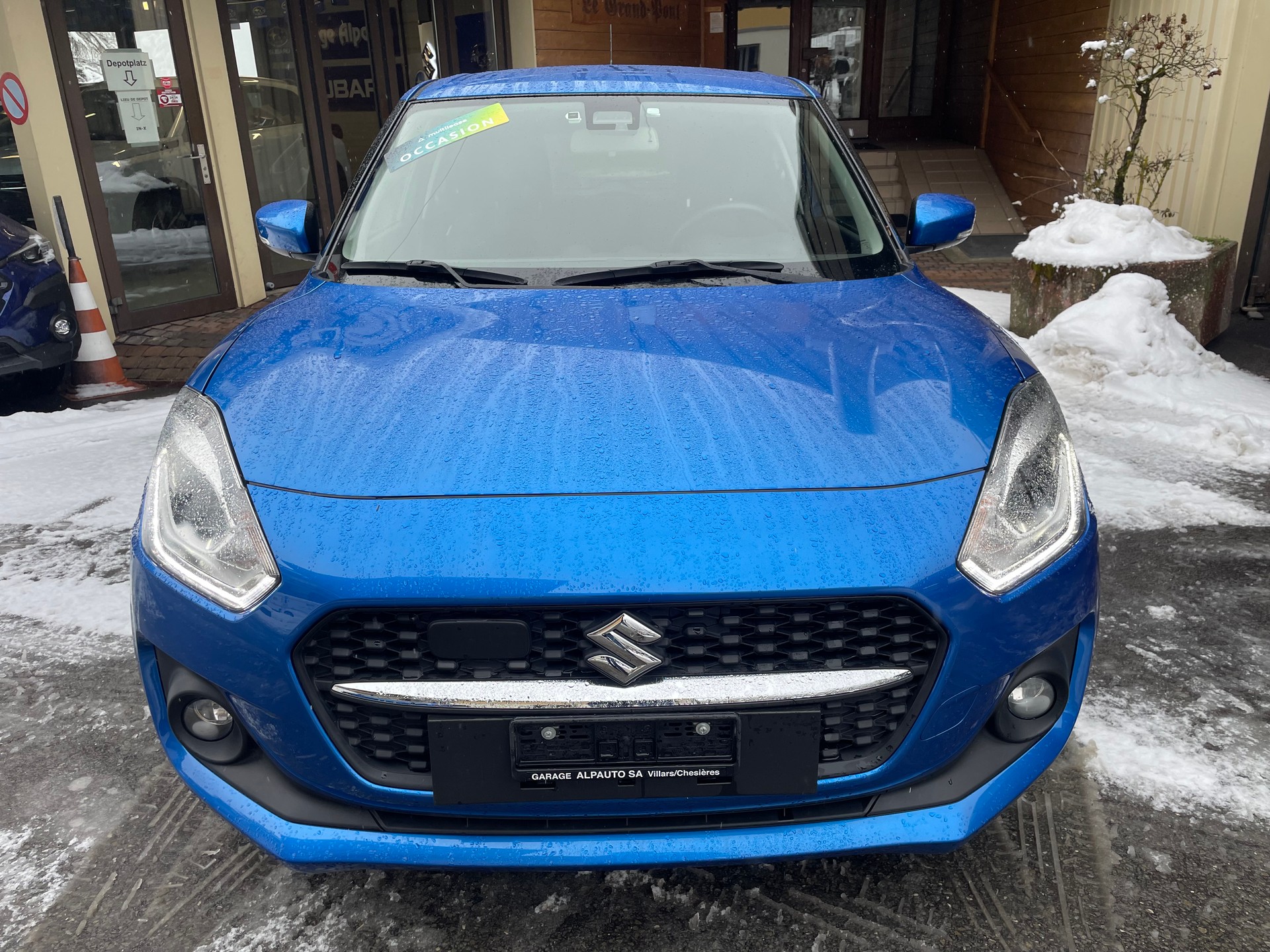 SUZUKI Swift 1.2 Compact Top Hybrid CVT-showroom-element-1
