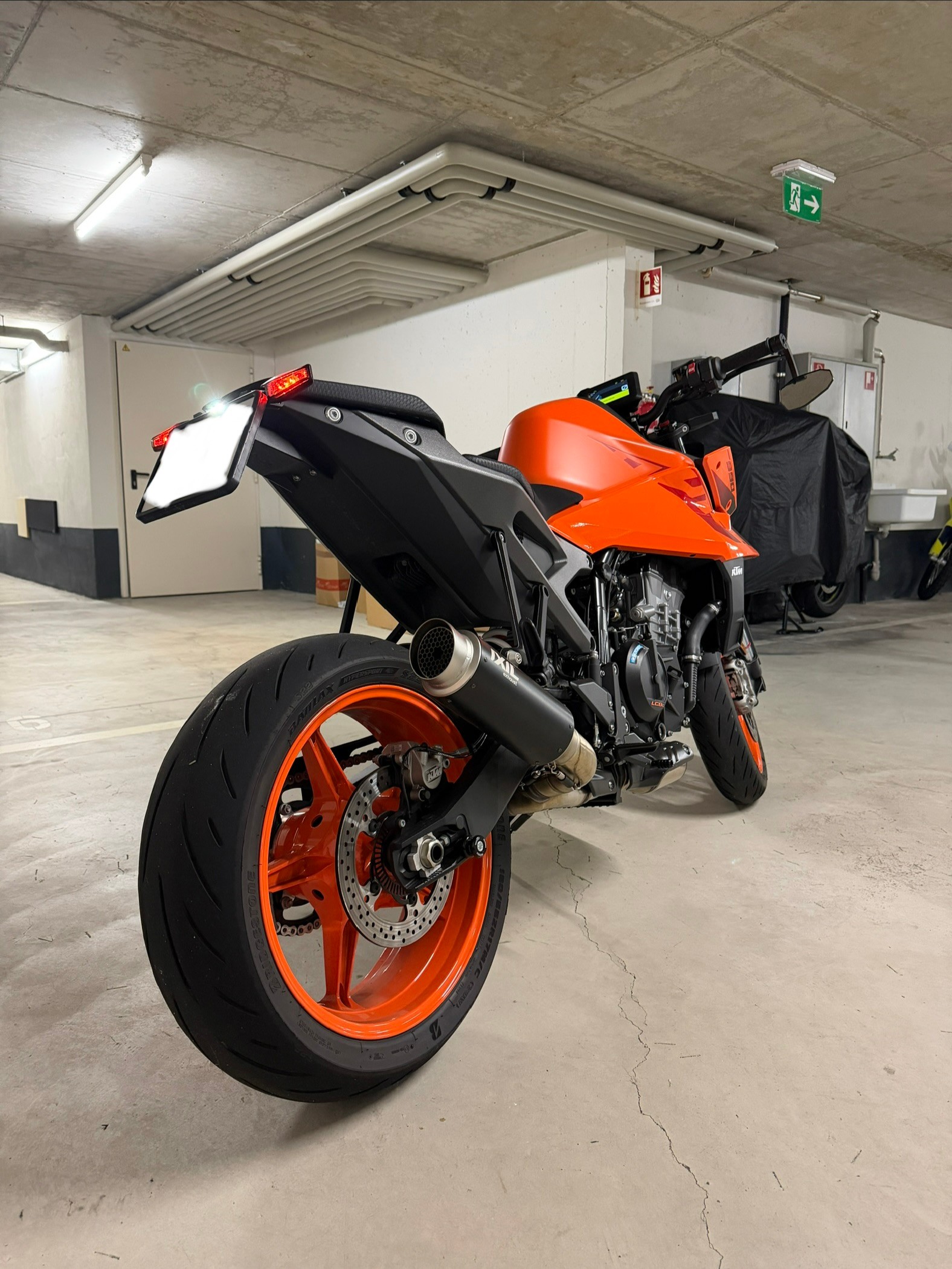 KTM 990 Duke-image-2
