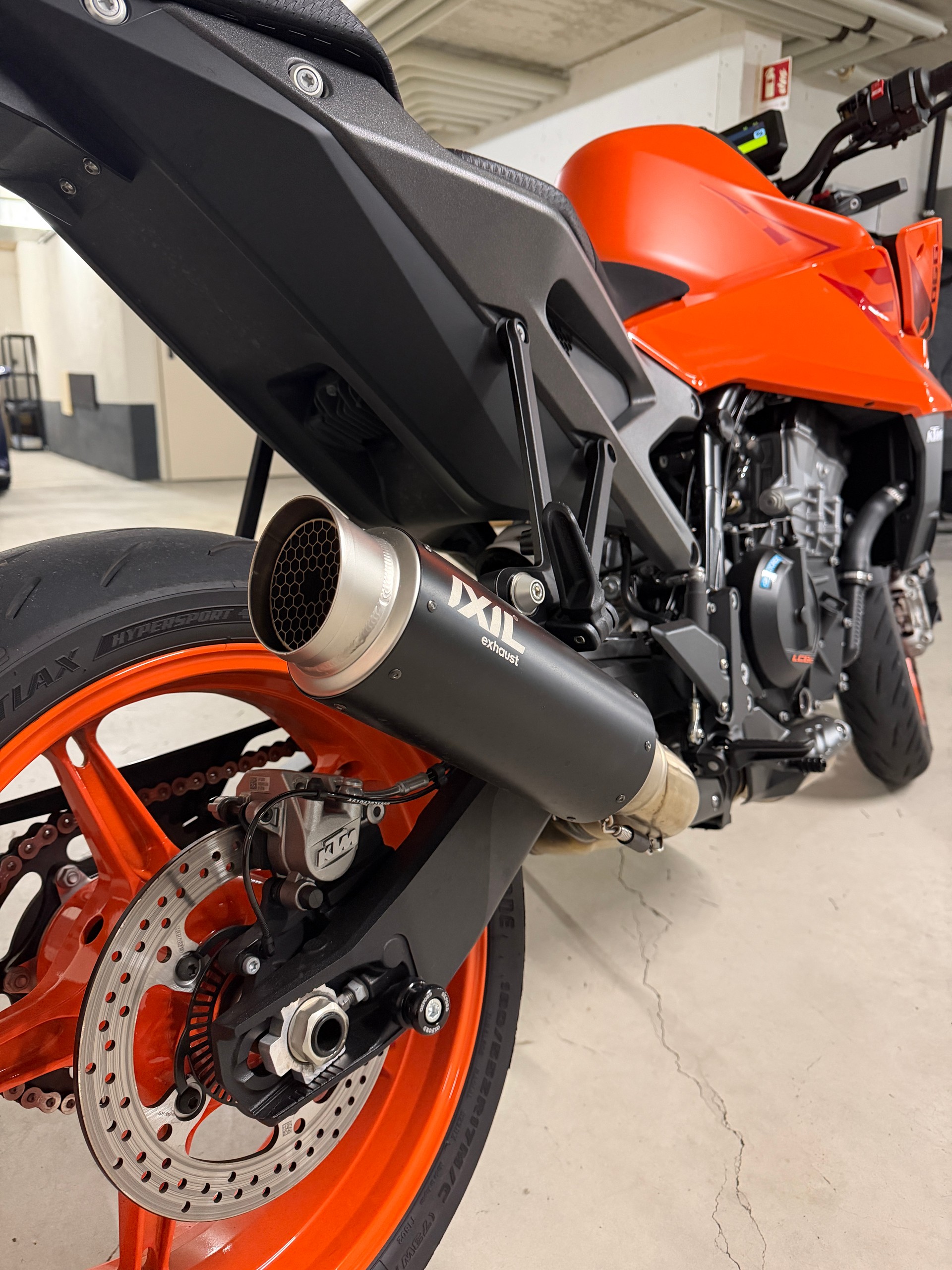 KTM 990 Duke-image-3