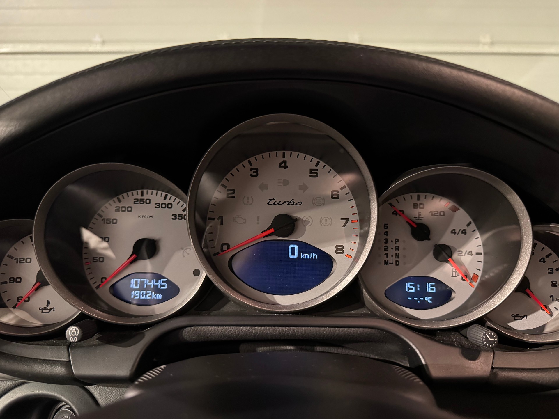 PORSCHE 911 Turbo-image-12
