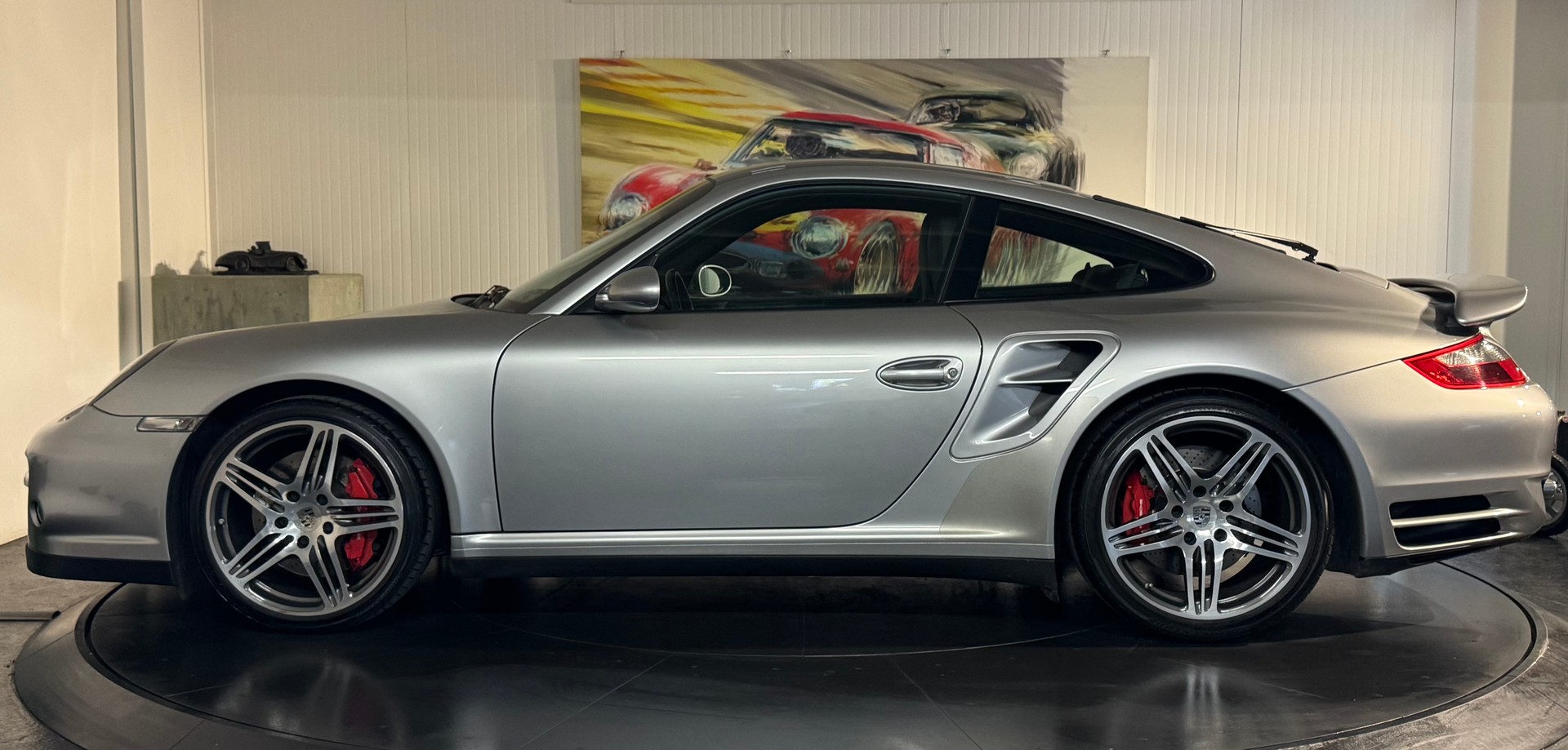 PORSCHE 911 Turbo-showroom-element-1