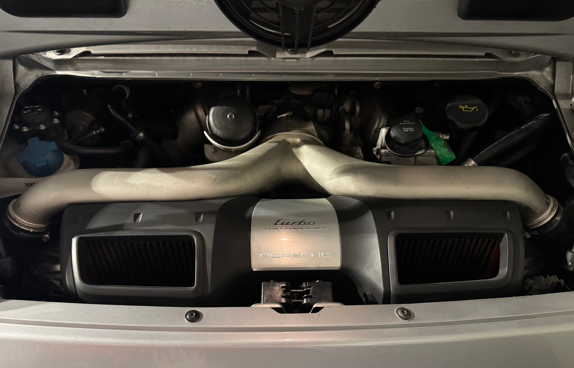 PORSCHE 911 Turbo-image-18
