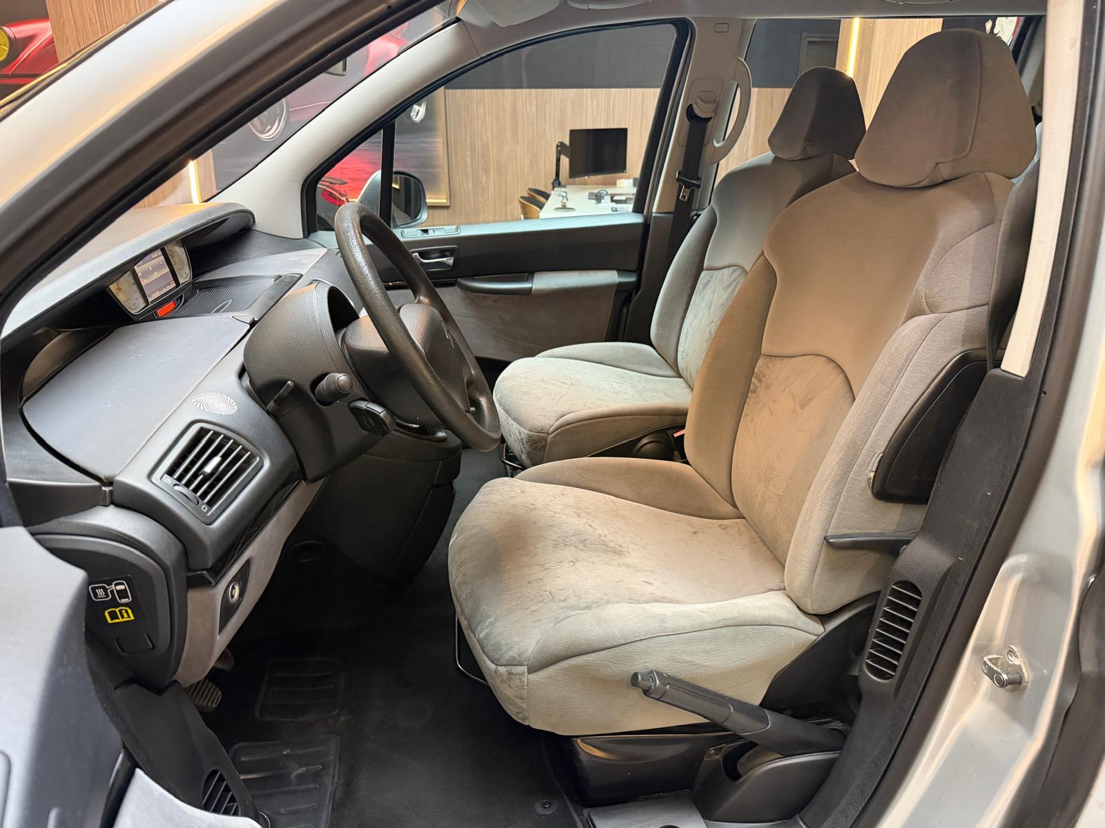 CITROEN C8 Minivan 2.0 16V HDi SX-image-17