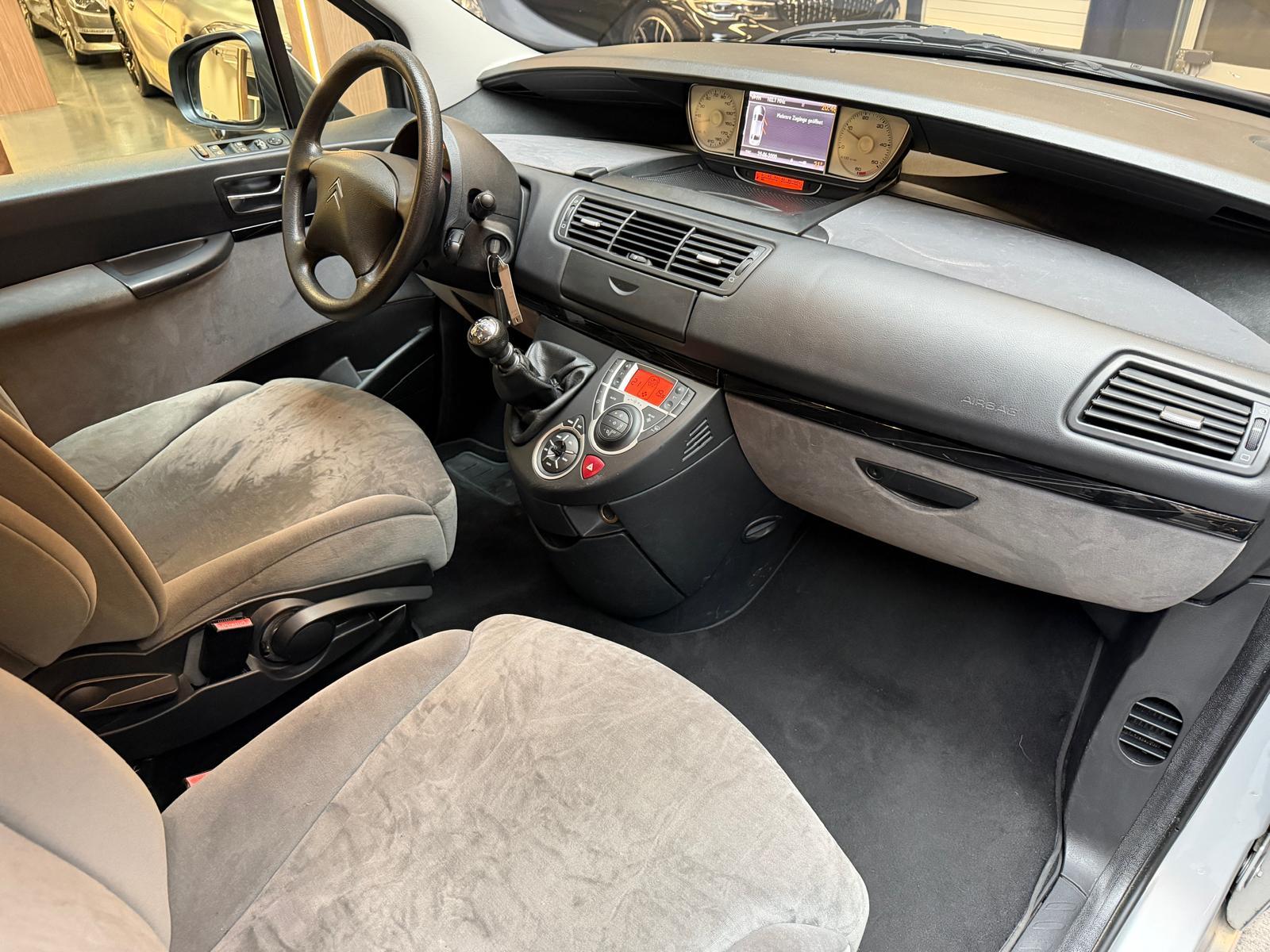 CITROEN C8 Minivan 2.0 16V HDi SX-image-14