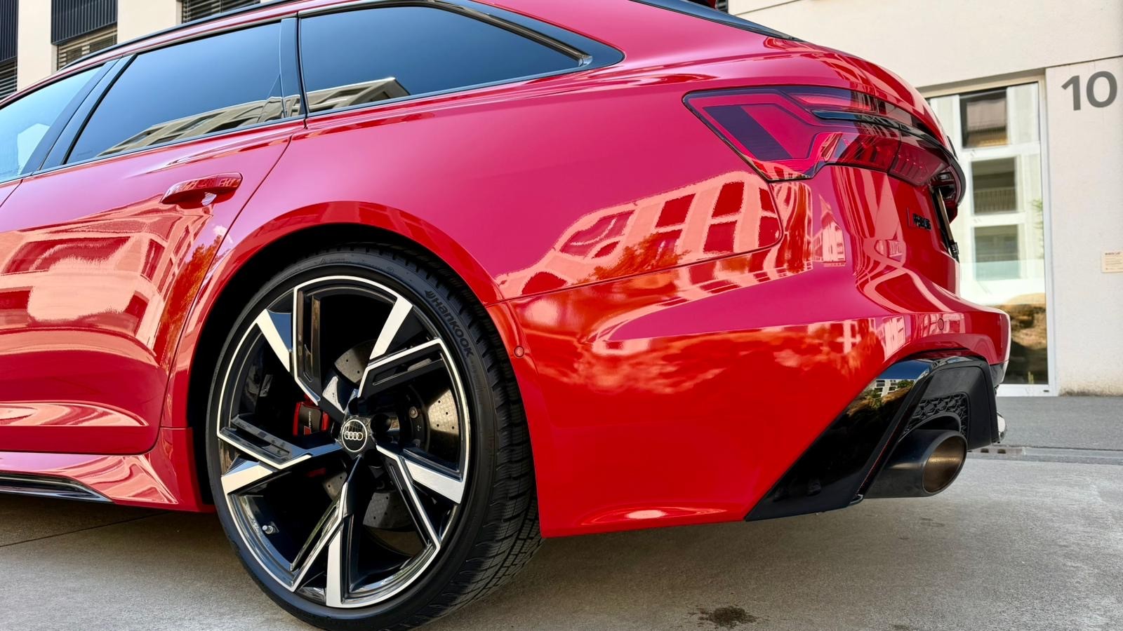 AUDI RS6 Avant 4.0 TFSI V8 quattro-showroom-element-3