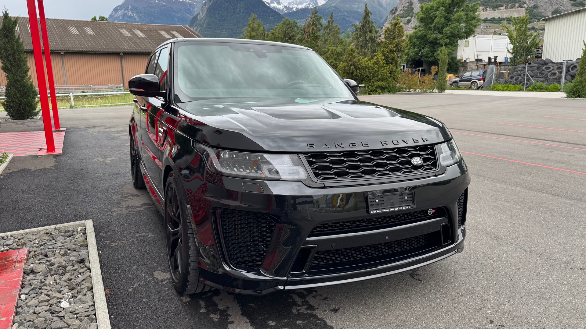 LAND ROVER Range Rover Sport 5.0 V8 S/C SVR Automatic-showroom-element-1