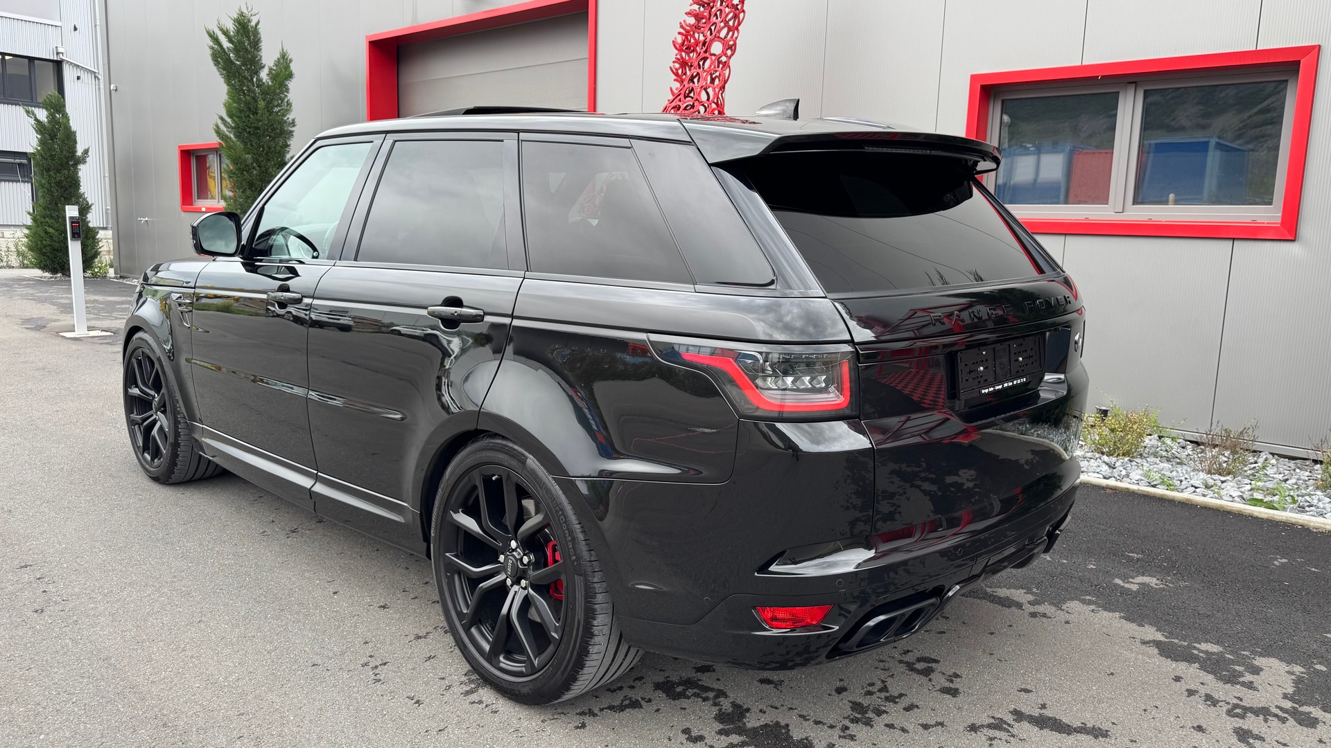 LAND ROVER Range Rover Sport 5.0 V8 S/C SVR Automatic-showroom-element-3