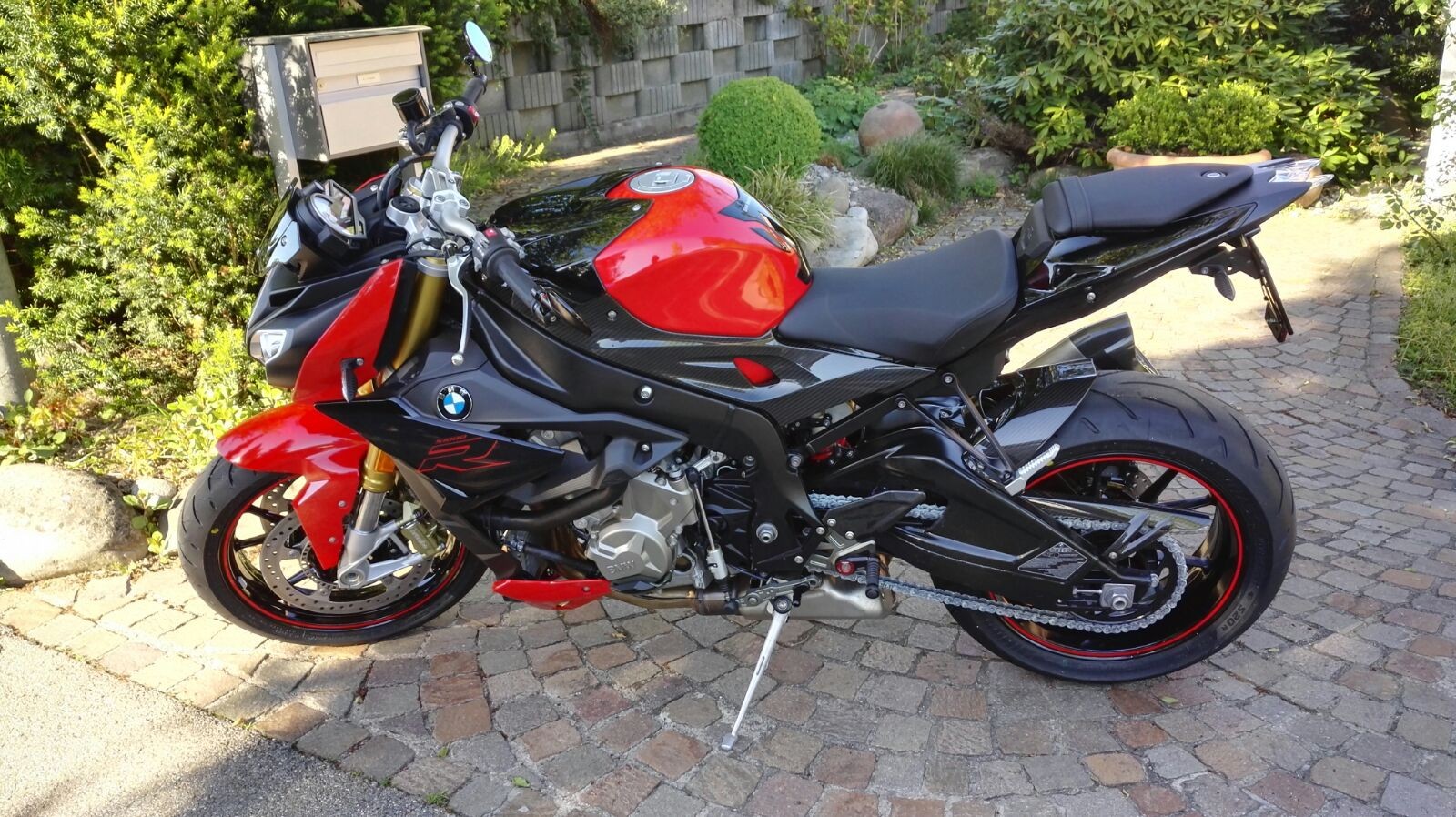 BMW S 1000 R ABS mit Carbonteilen, Sport und Dynamik Paket-image-0