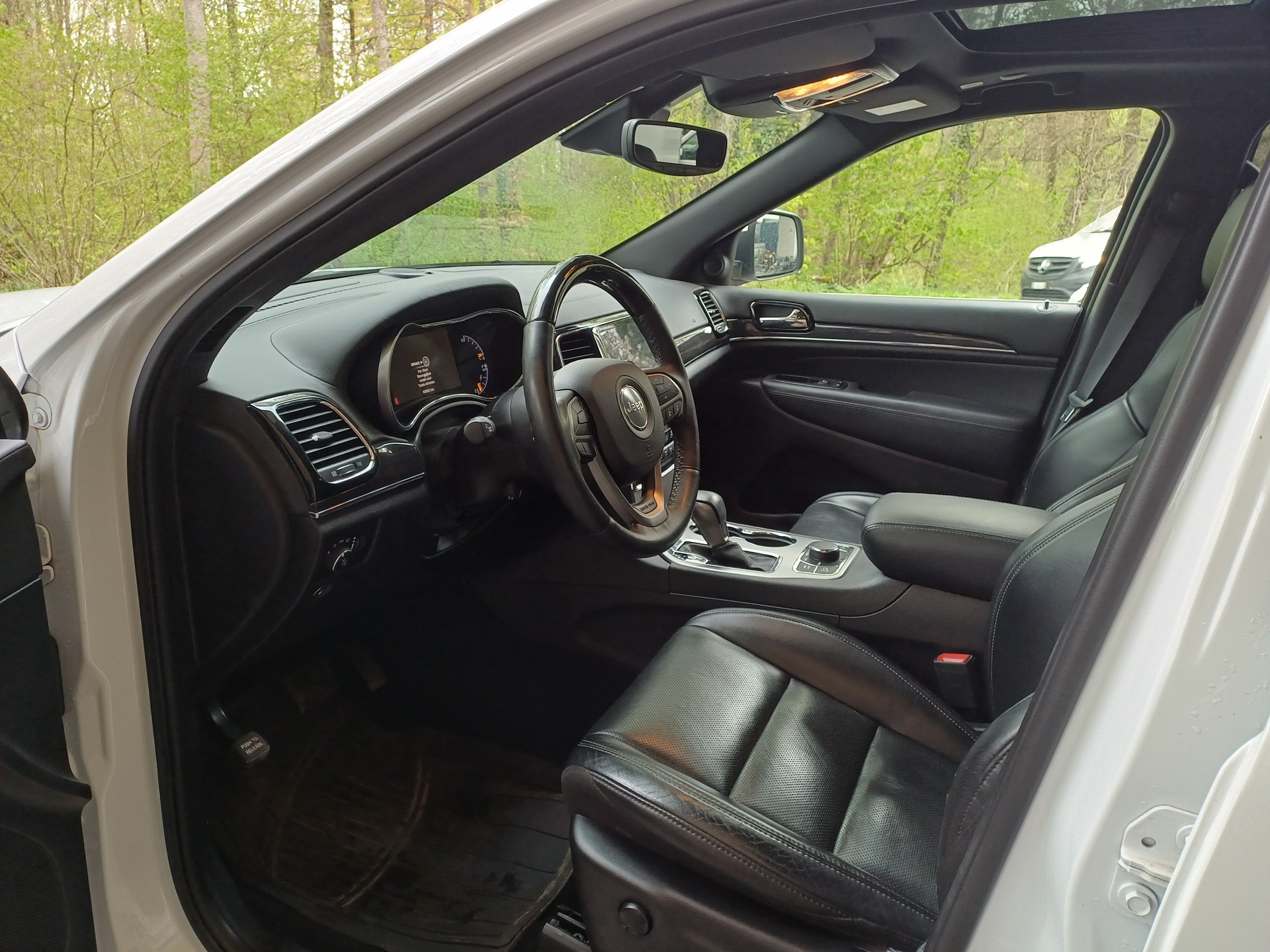 JEEP Grand Cherokee 3.0 CRD Overland Automatic-image-5