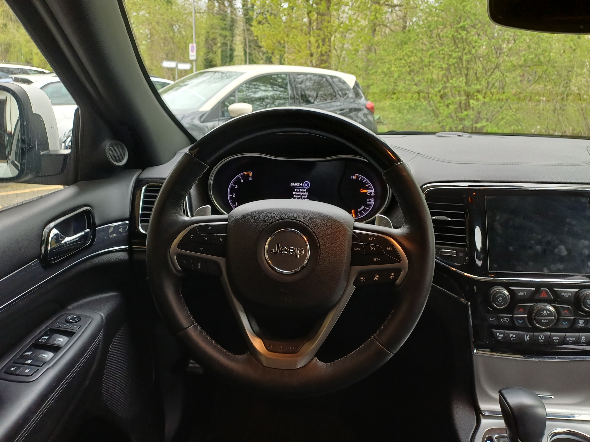 JEEP Grand Cherokee 3.0 CRD Overland Automatic-image-6