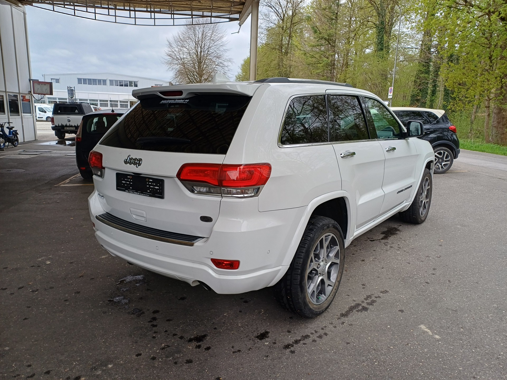 JEEP Grand Cherokee 3.0 CRD Overland Automatic-image-3