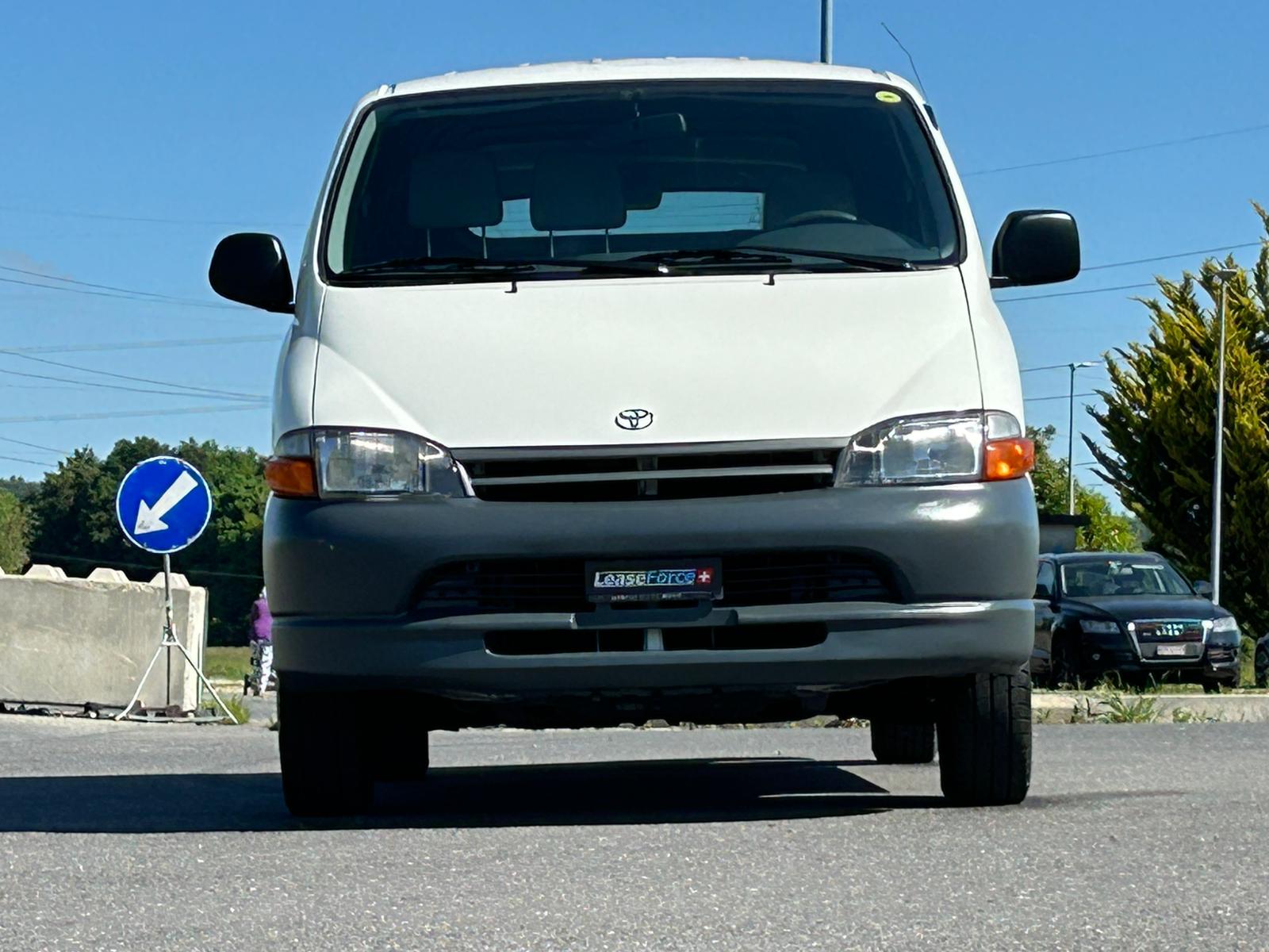 TOYOTA Hiace 2.7 Van A-image-24
