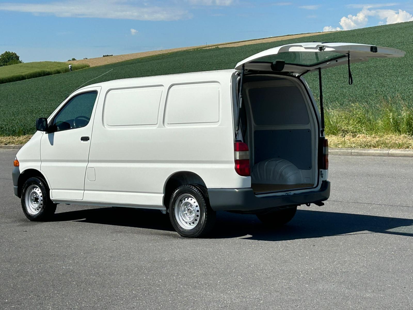 TOYOTA Hiace 2.7 Van A-image-4