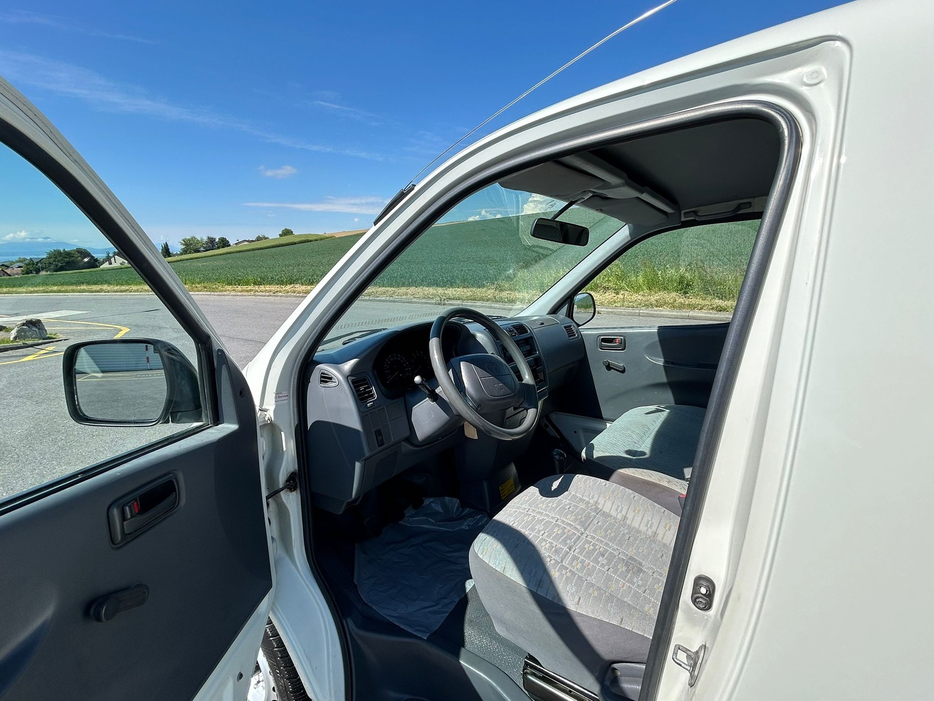 TOYOTA Hiace 2.7 Van A-image-25
