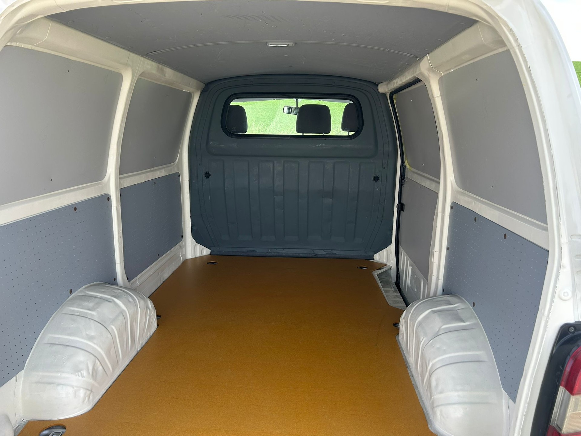 TOYOTA Hiace 2.7 Van A-showroom-element-2