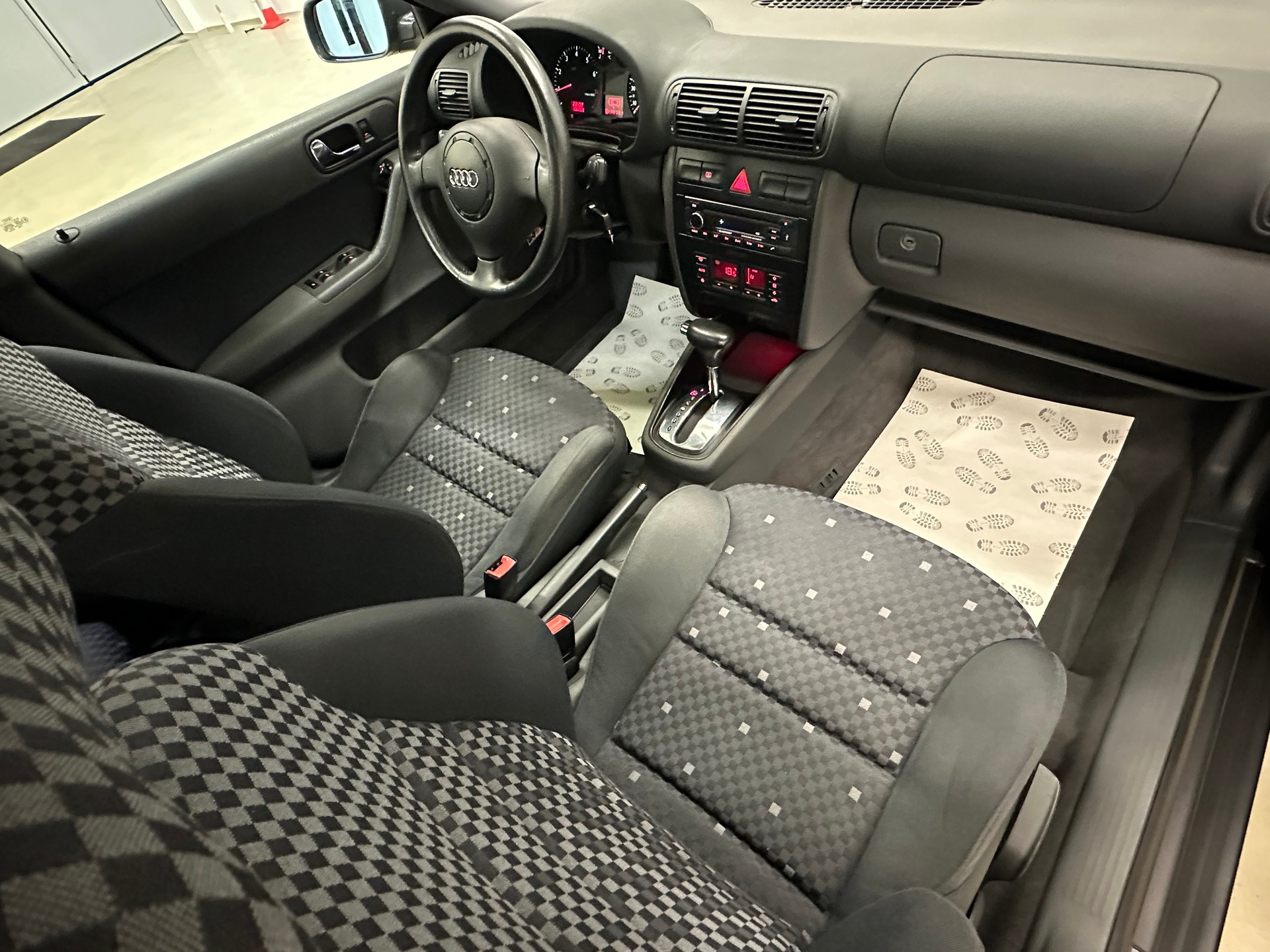 AUDI A3 1.8 T Ambition-image-16