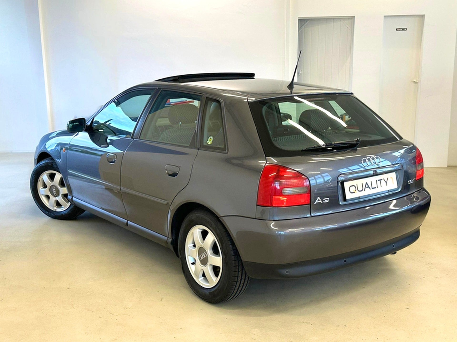 AUDI A3 1.8 T Ambition-image-10
