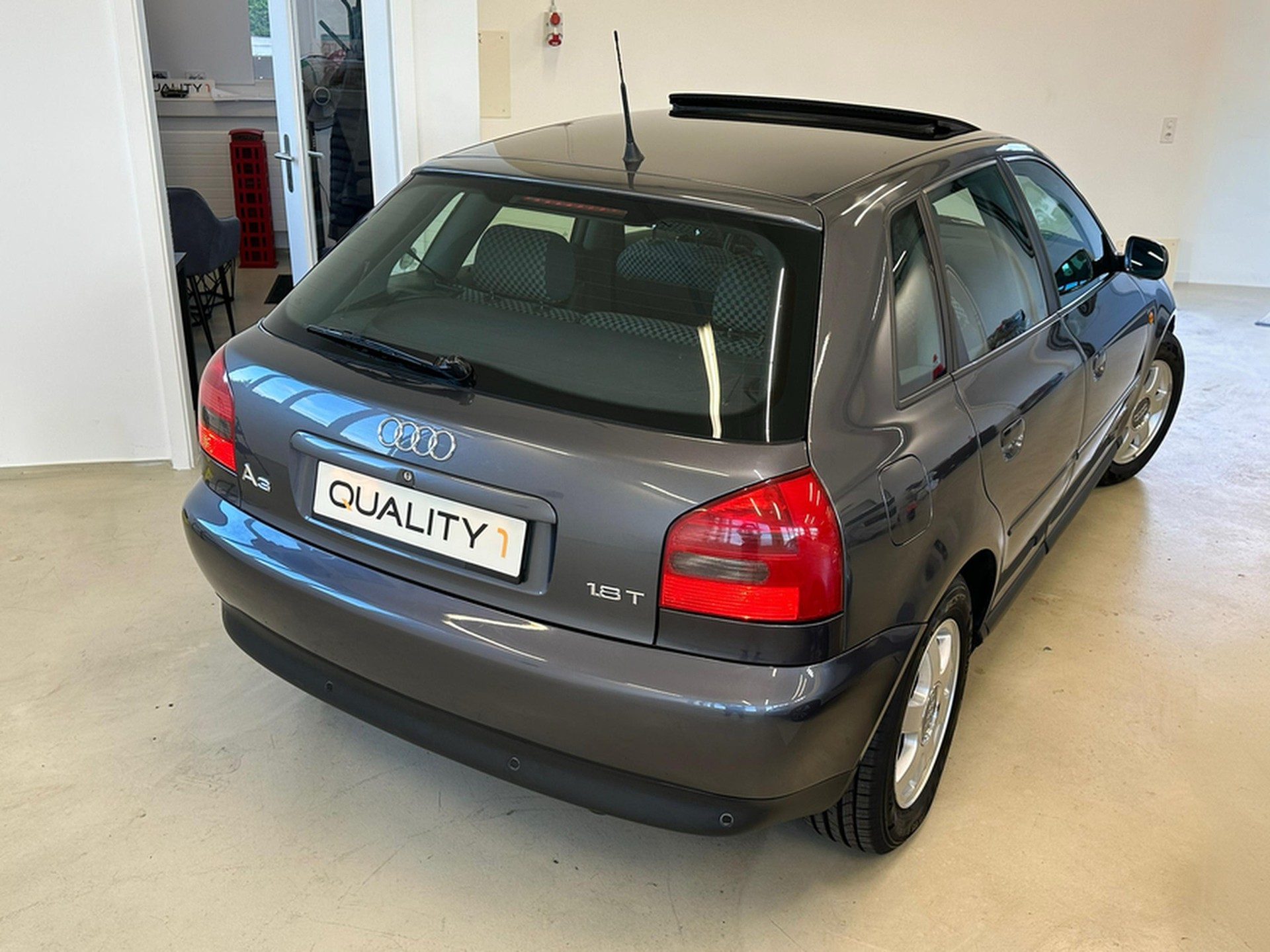 AUDI A3 1.8 T Ambition-image-11