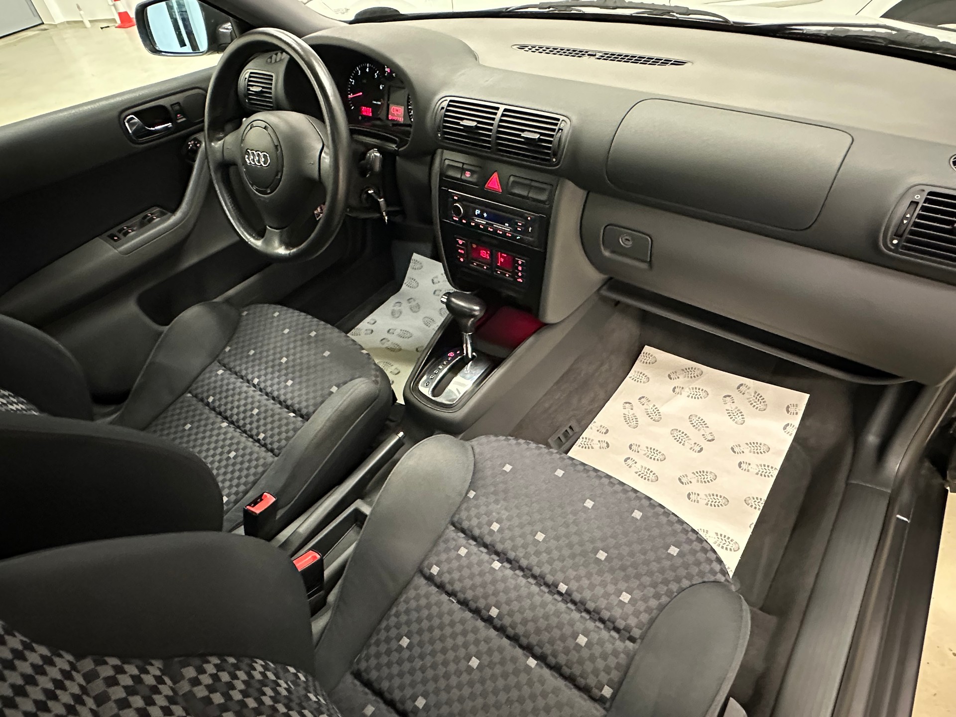 AUDI A3 1.8 T Ambition-image-19