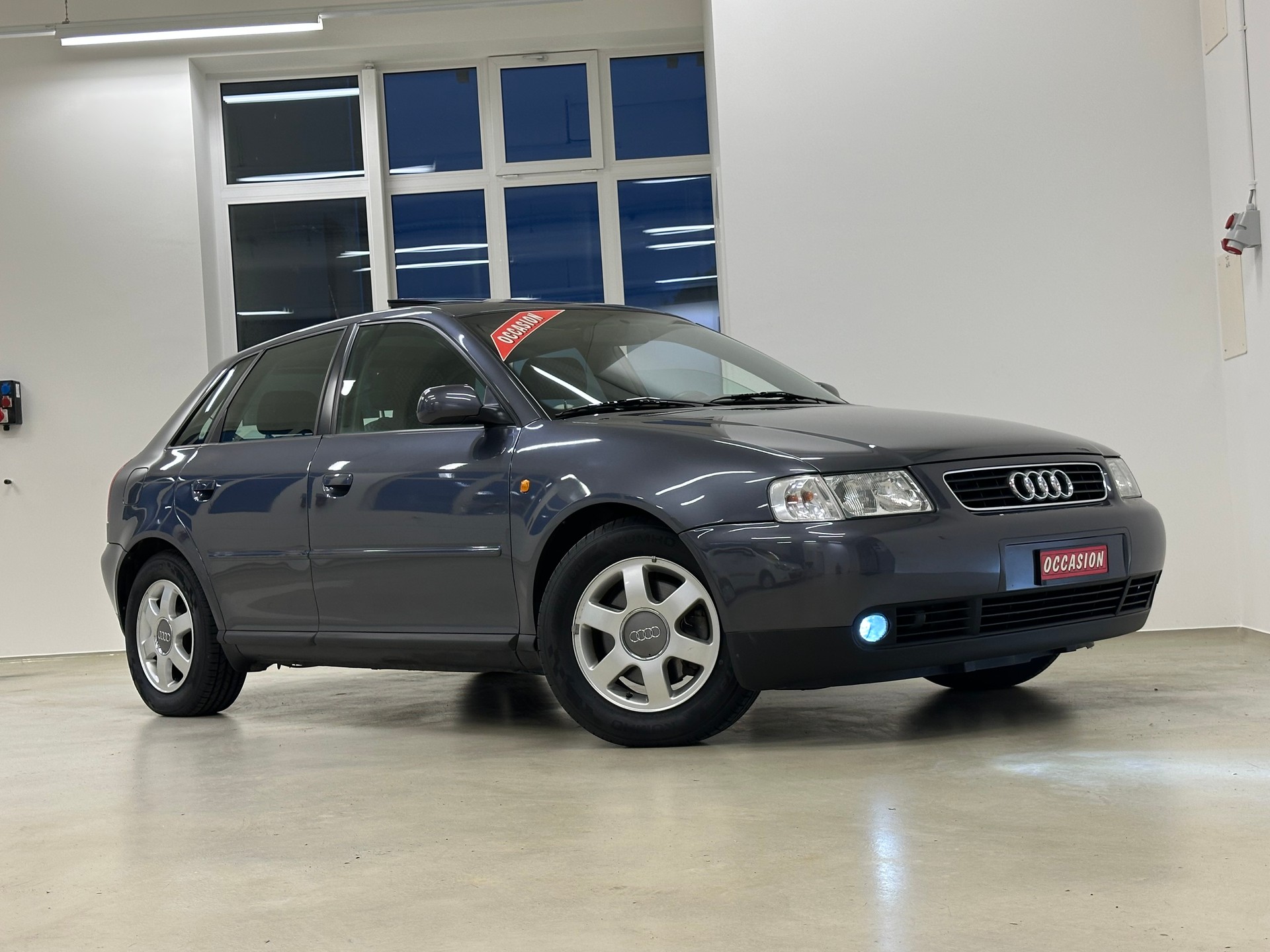 AUDI A3 1.8 T Ambition-image-6
