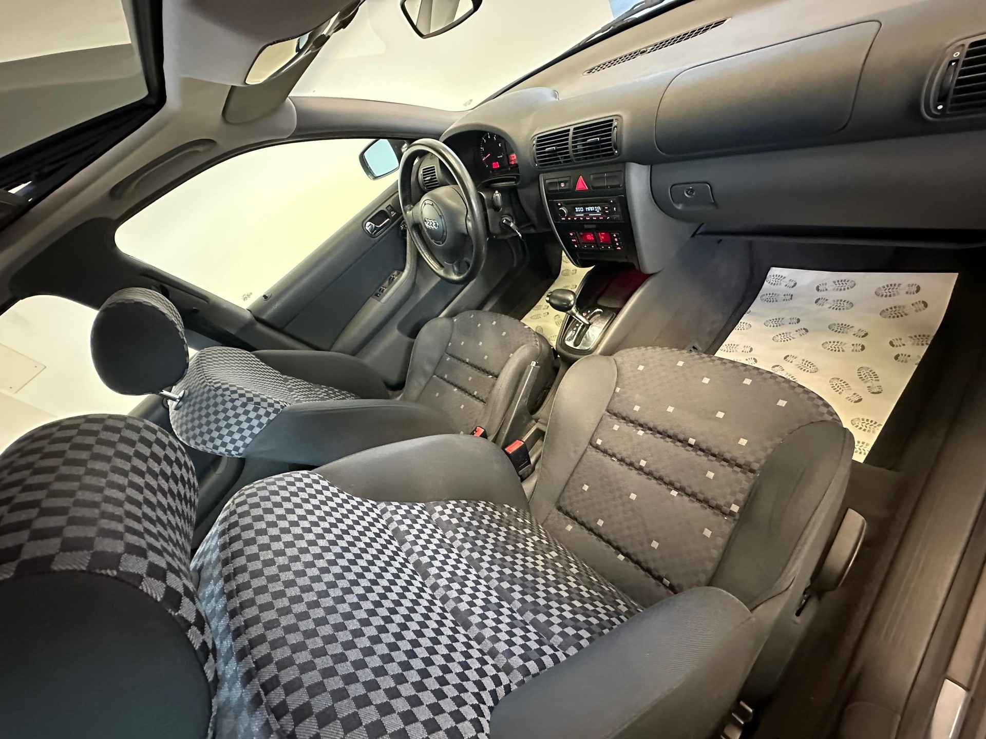 AUDI A3 1.8 T Ambition-image-15
