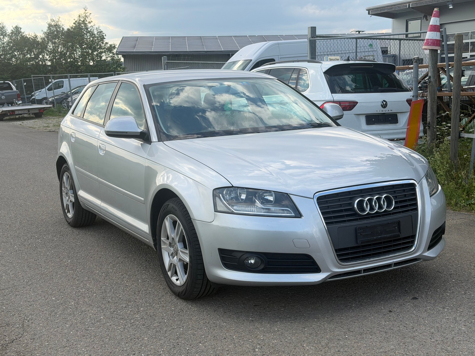AUDI A3 Sportback 1.8 TFSI Ambiente S-tronic-image-2