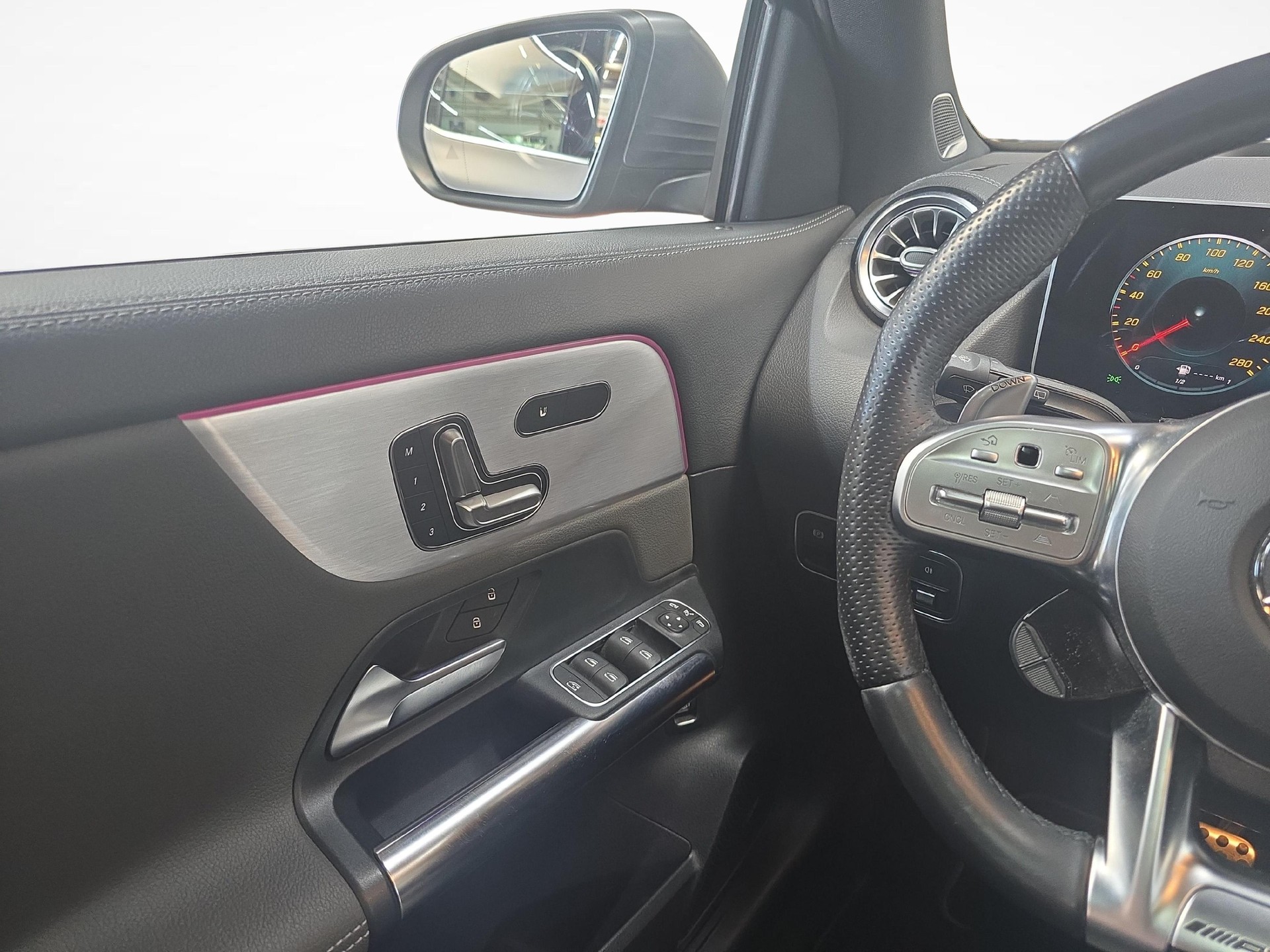 MERCEDES-BENZ GLA 35 AMG 4MATIC-image-7