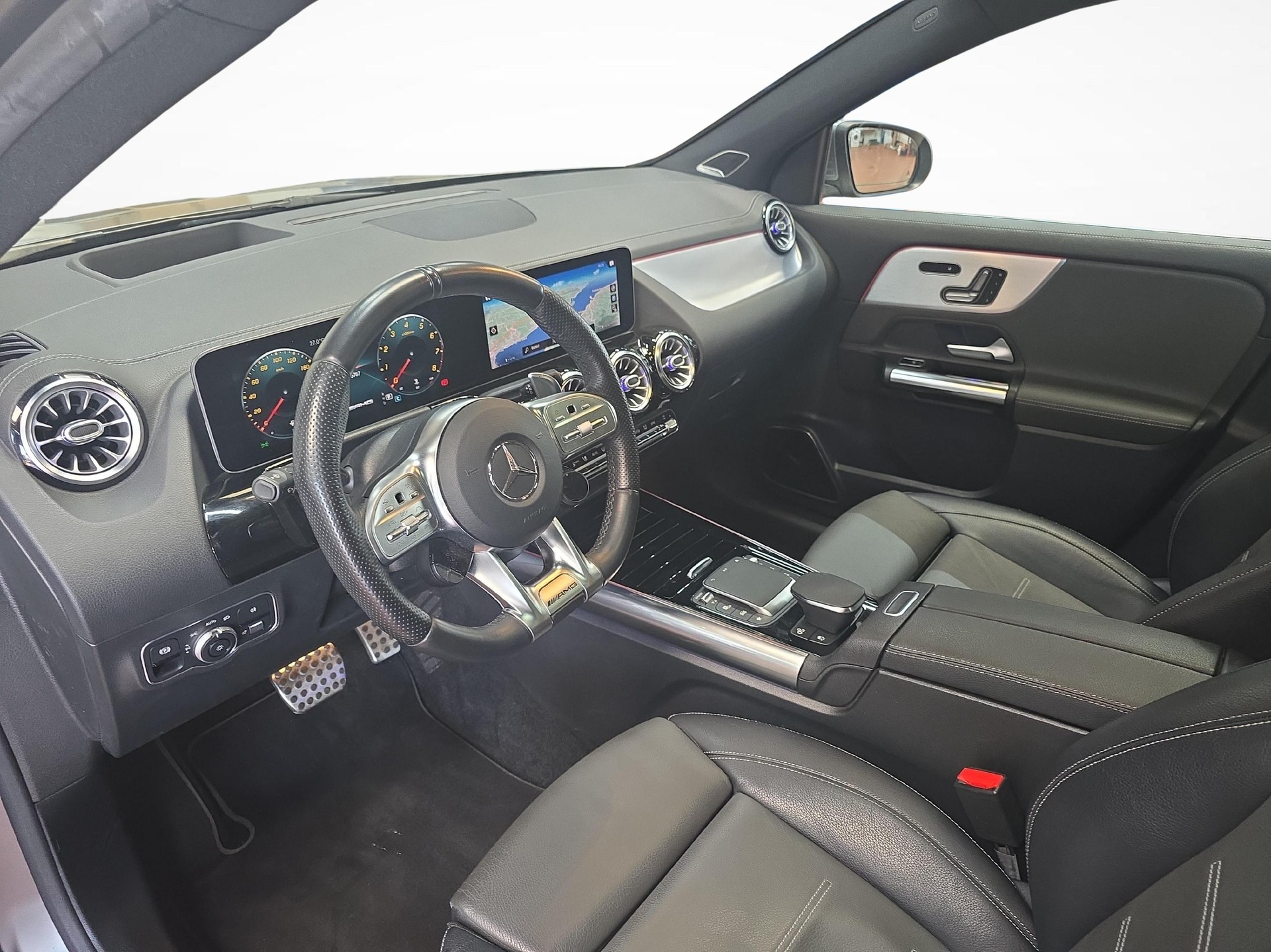 MERCEDES-BENZ GLA 35 AMG 4MATIC-image-5
