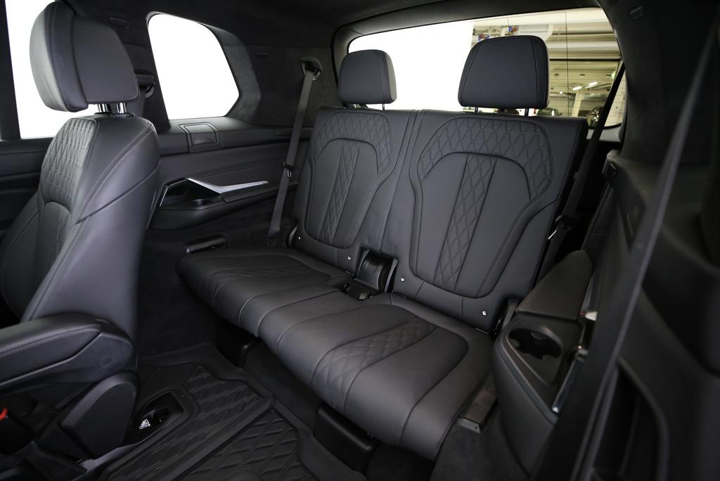 BMW X7 40d xDrive-image-13
