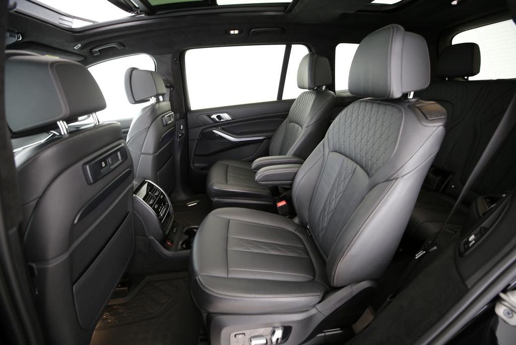 BMW X7 40d xDrive-image-12