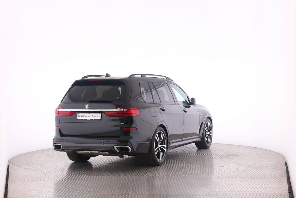 BMW X7 40d xDrive-showroom-element-1
