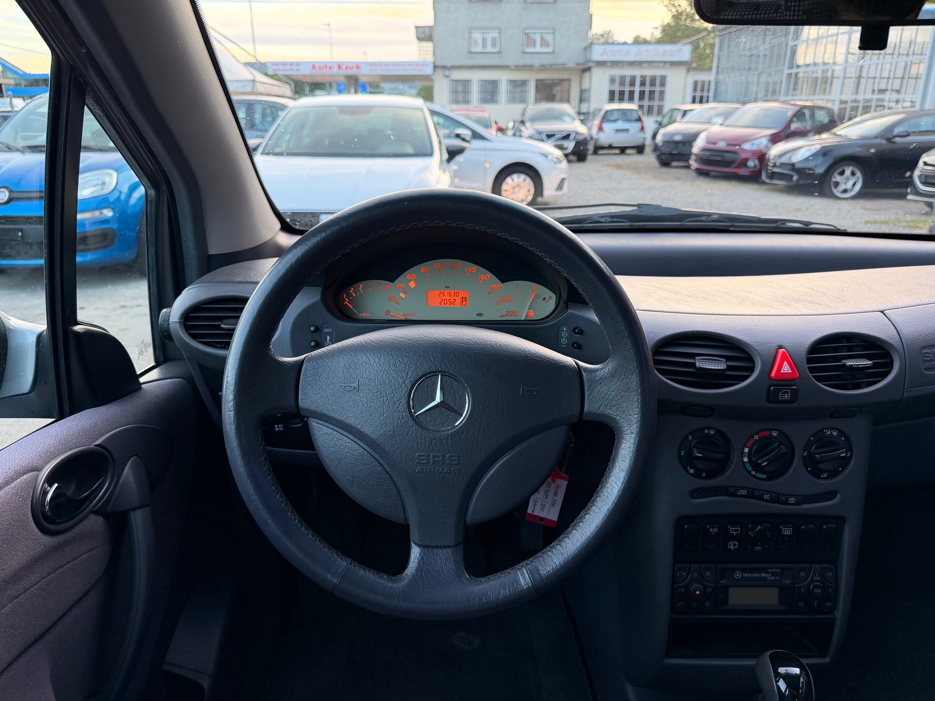 MERCEDES-BENZ A 160 Avantgarde-image-15