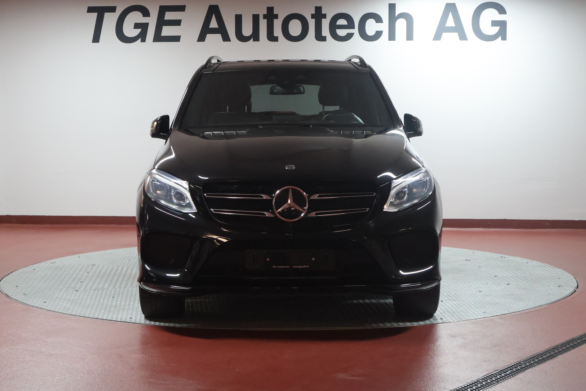 MERCEDES-BENZ GLE 500 4Matic 9G-Tronic-showroom-element-1