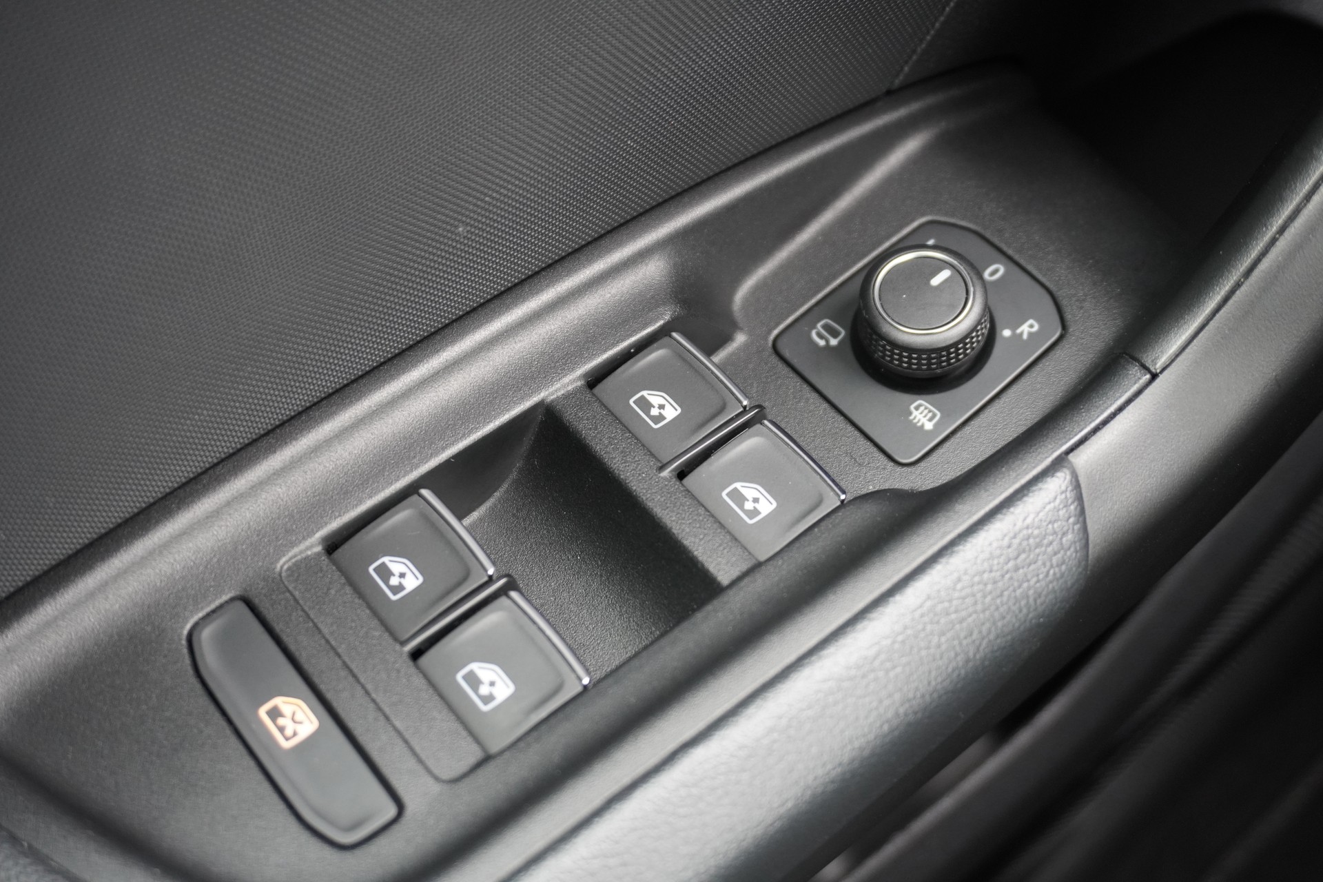 AUDI A1 Sportback 35 TFSI S Line S-tronic-image-31