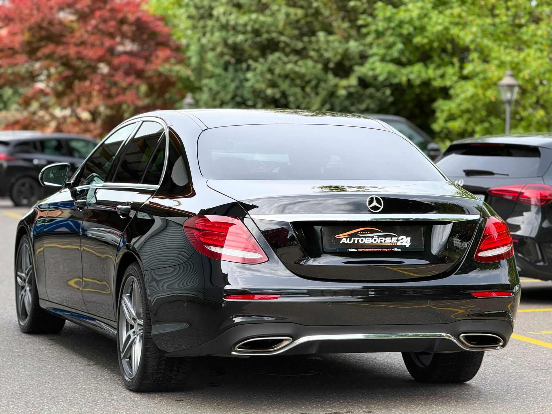 MERCEDES-BENZ E 200 AMG Line-showroom-element-3