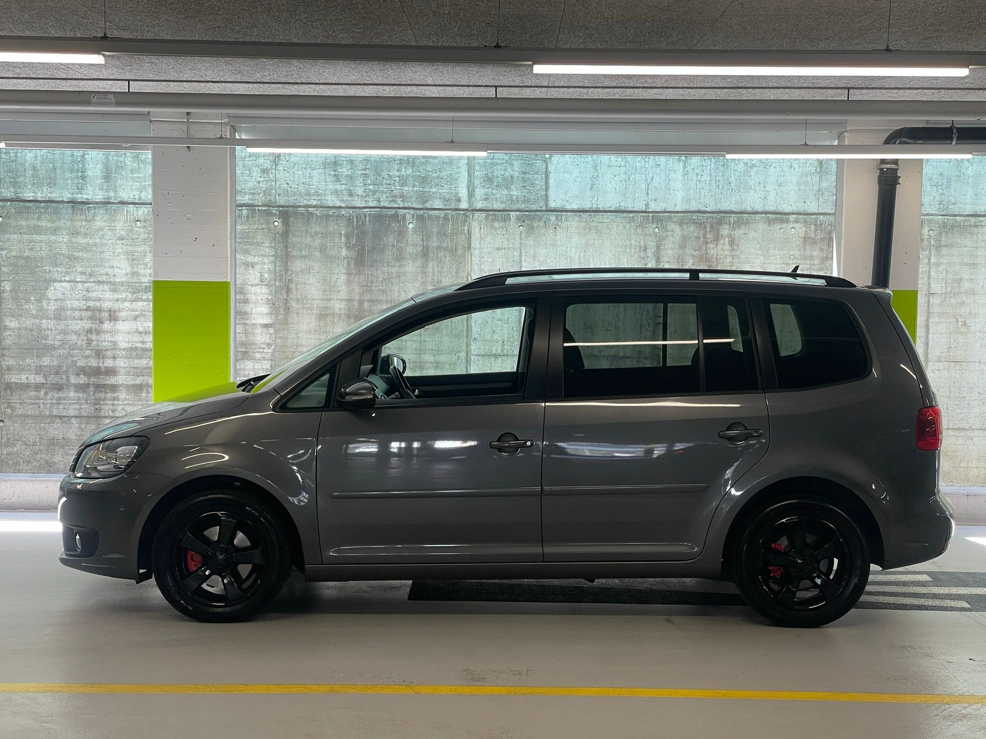 VW Touran 1.4 TSI Highline DSG // MFK NEU-showroom-element-1
