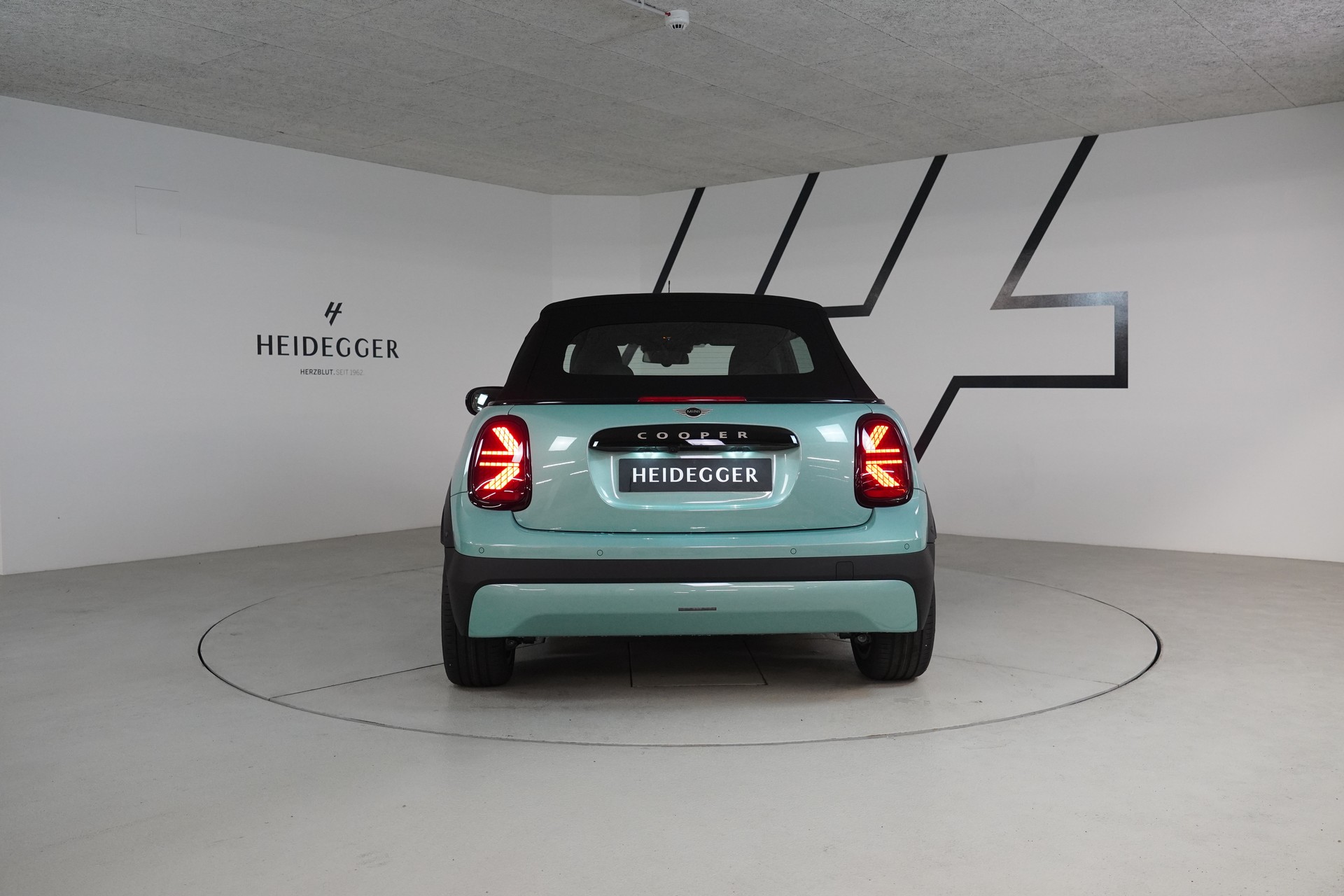 MINI Cooper C Cabriolet DKG-image-5