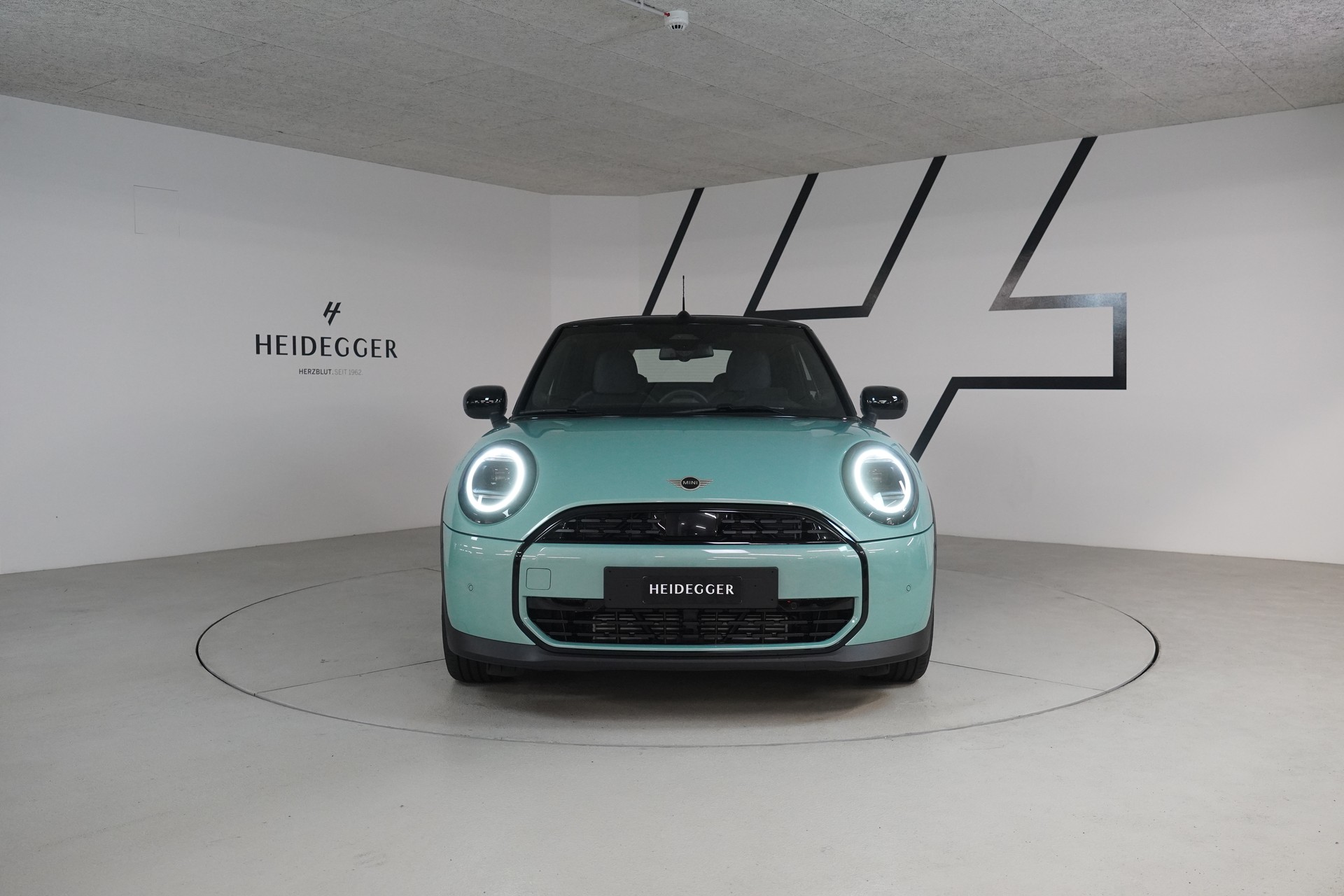 MINI Cooper C Cabriolet DKG-showroom-element-1