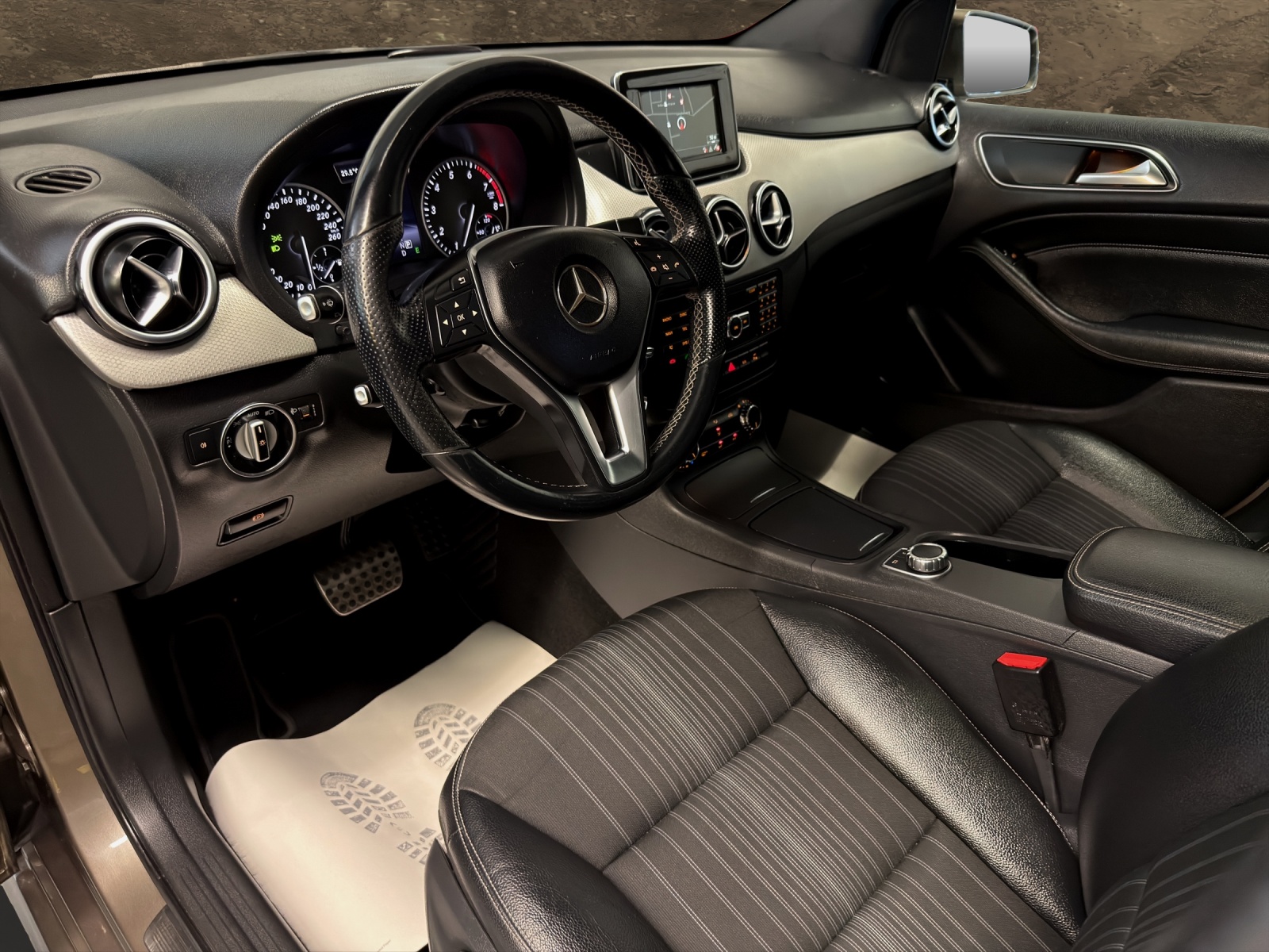 MERCEDES-BENZ B 200 7G-DCT-image-7