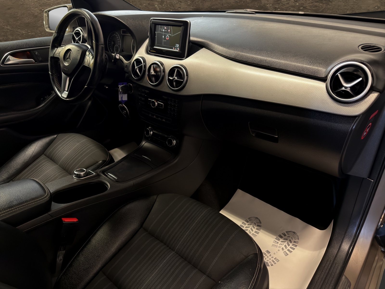 MERCEDES-BENZ B 200 7G-DCT-image-6