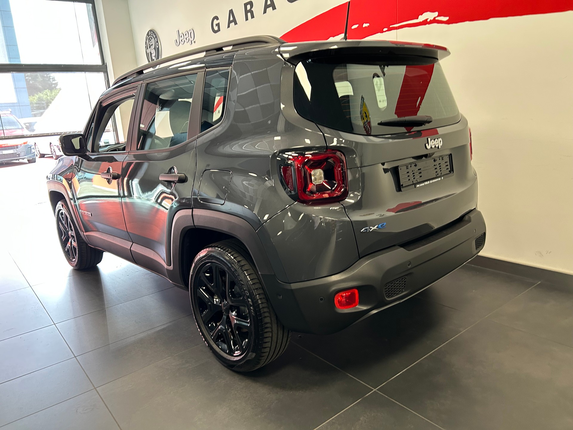 JEEP Renegade 1.3 T PHEV Summit AWD-image-14