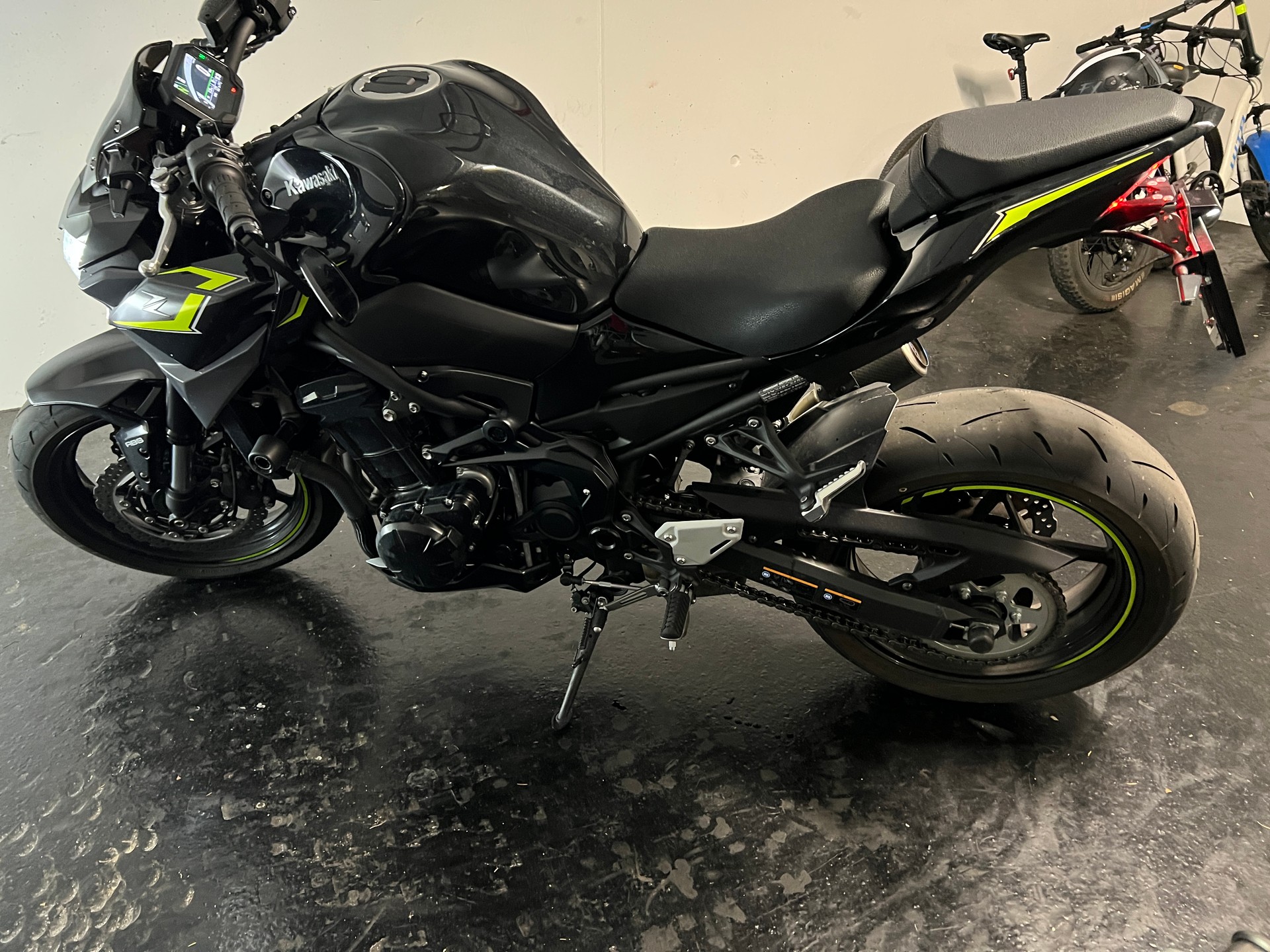 KAWASAKI Z 900 (35kW)-image-1