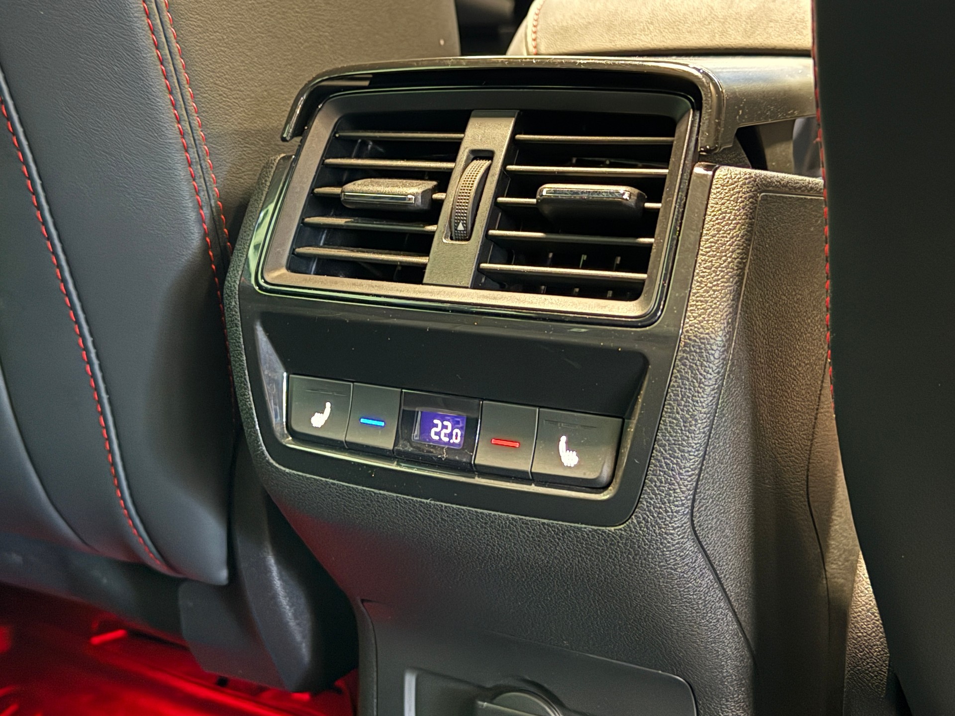 SKODA Kodiaq 2.0 TSI 4x4 RS *Anhängerkupplung*-image-17