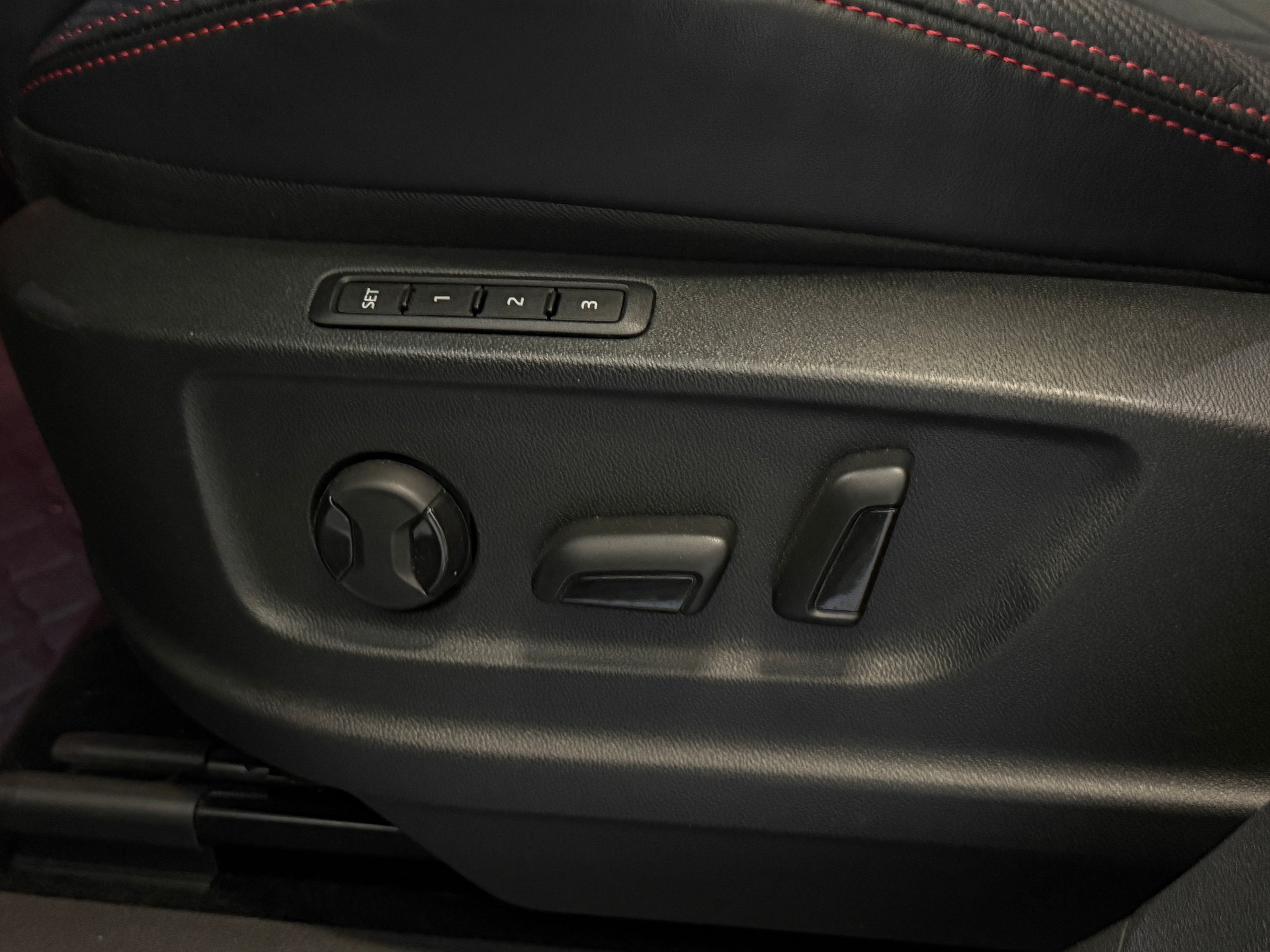 SKODA Kodiaq 2.0 TSI 4x4 RS *Anhängerkupplung*-image-18