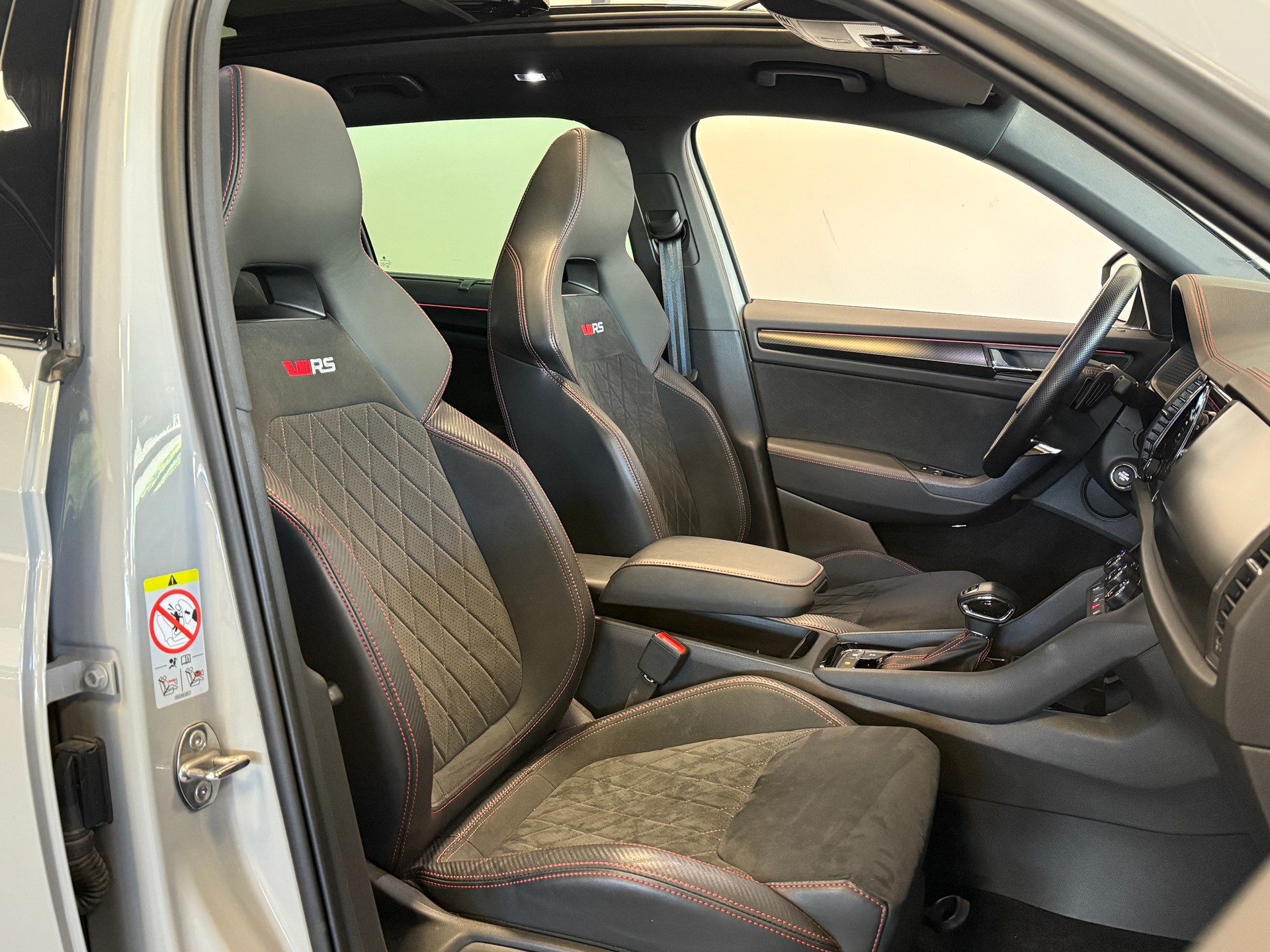 SKODA Kodiaq 2.0 TSI 4x4 RS *Anhängerkupplung*-image-12