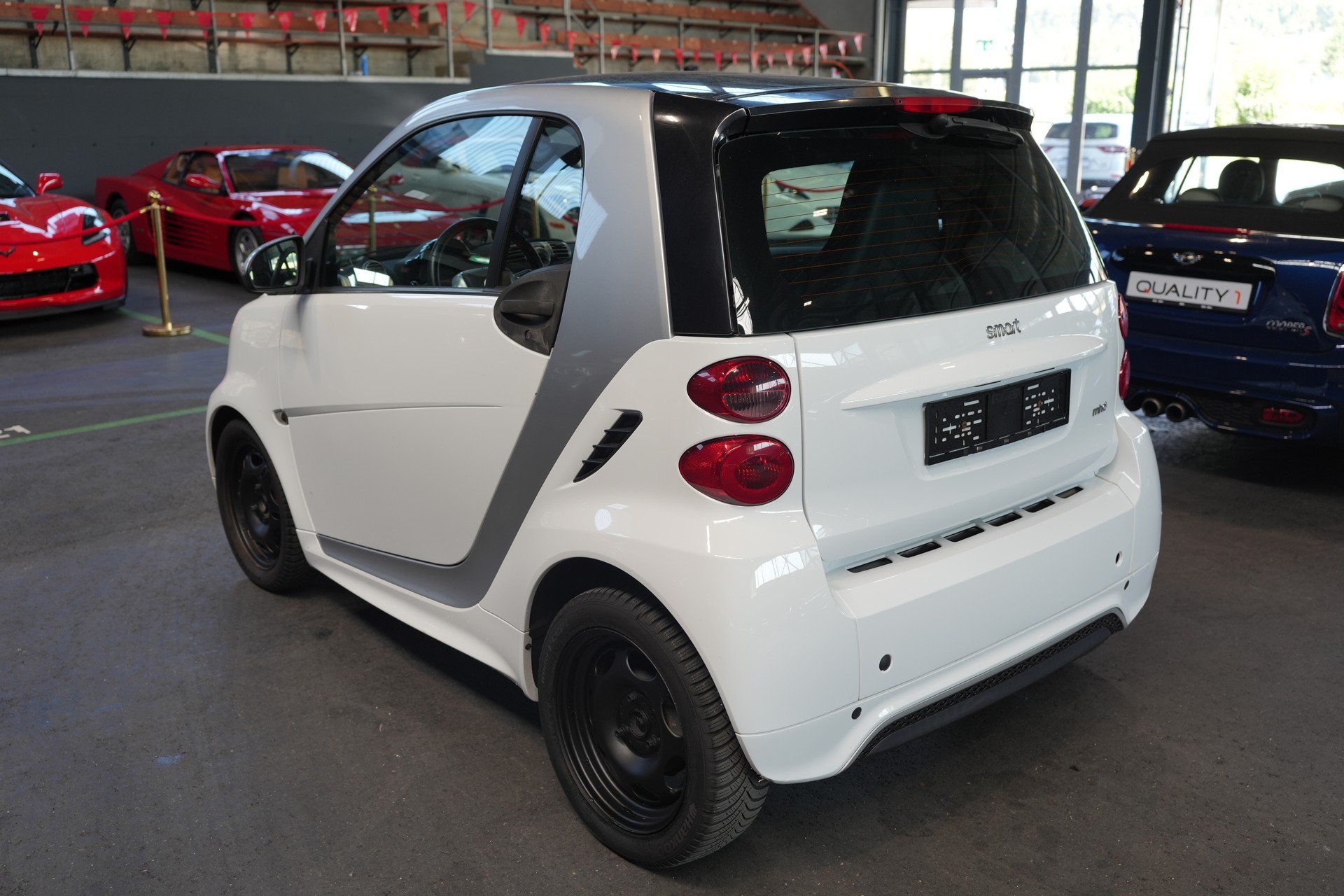 SMART fortwo city plus mhd softouch-showroom-element-1