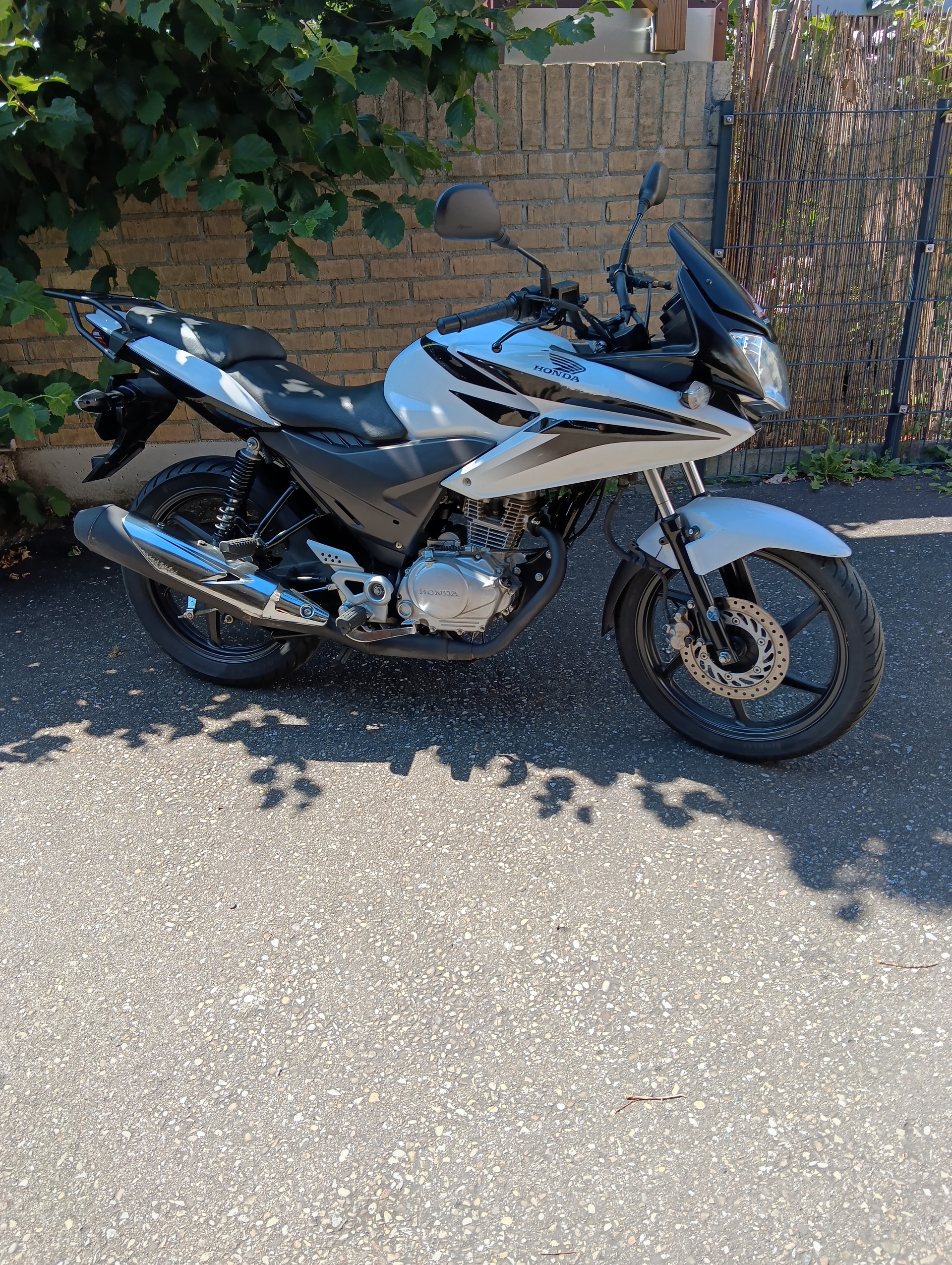 HONDA CBF 125 M-image-1
